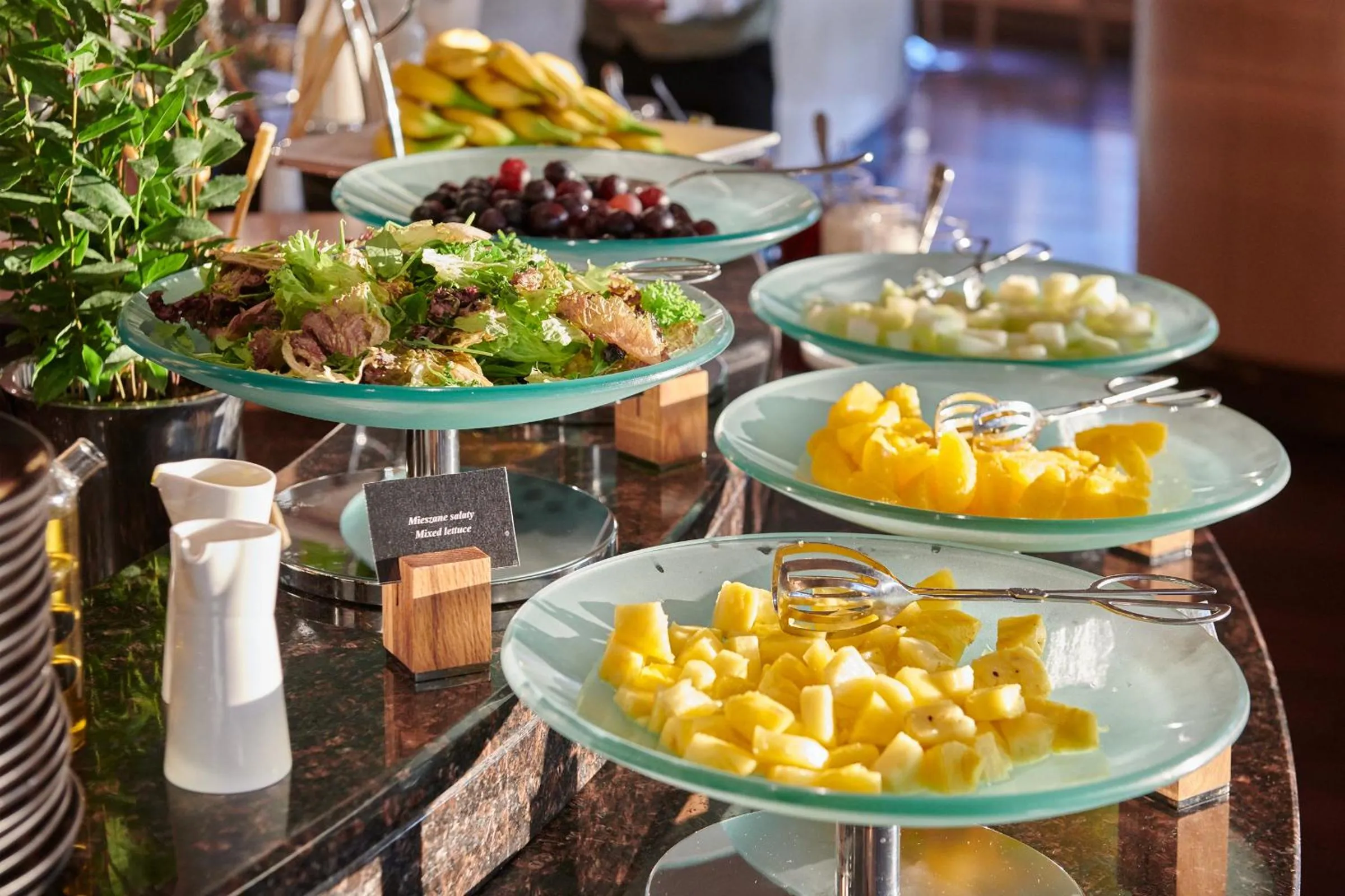 Restaurant/places to eat in Regent Warsaw Hotel