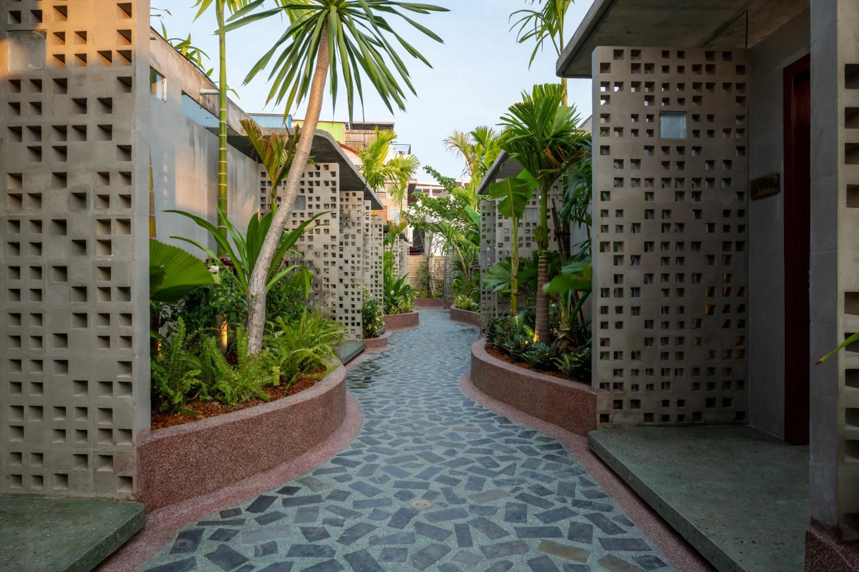 Garden in Two Seasons Siem Reap Hotel