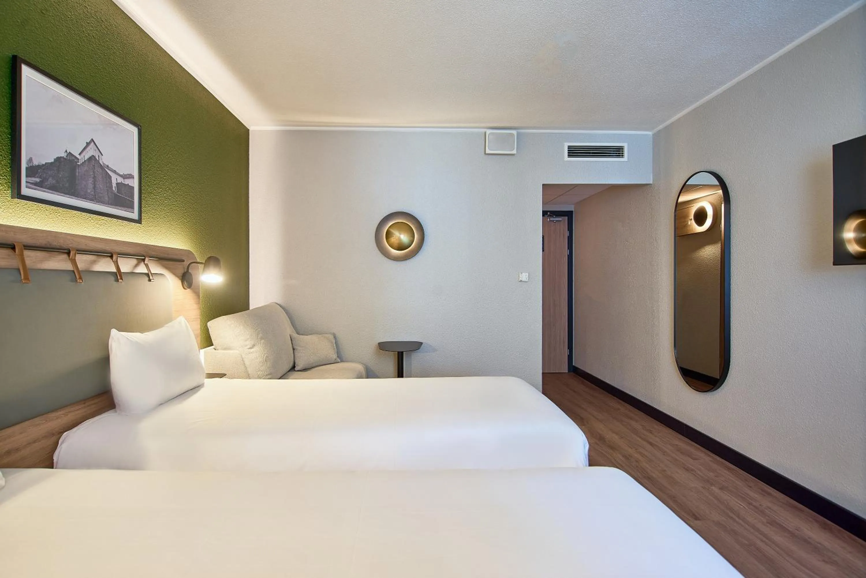 TV and multimedia, Bed in CAMPANILE PRIME Krakow Old Town