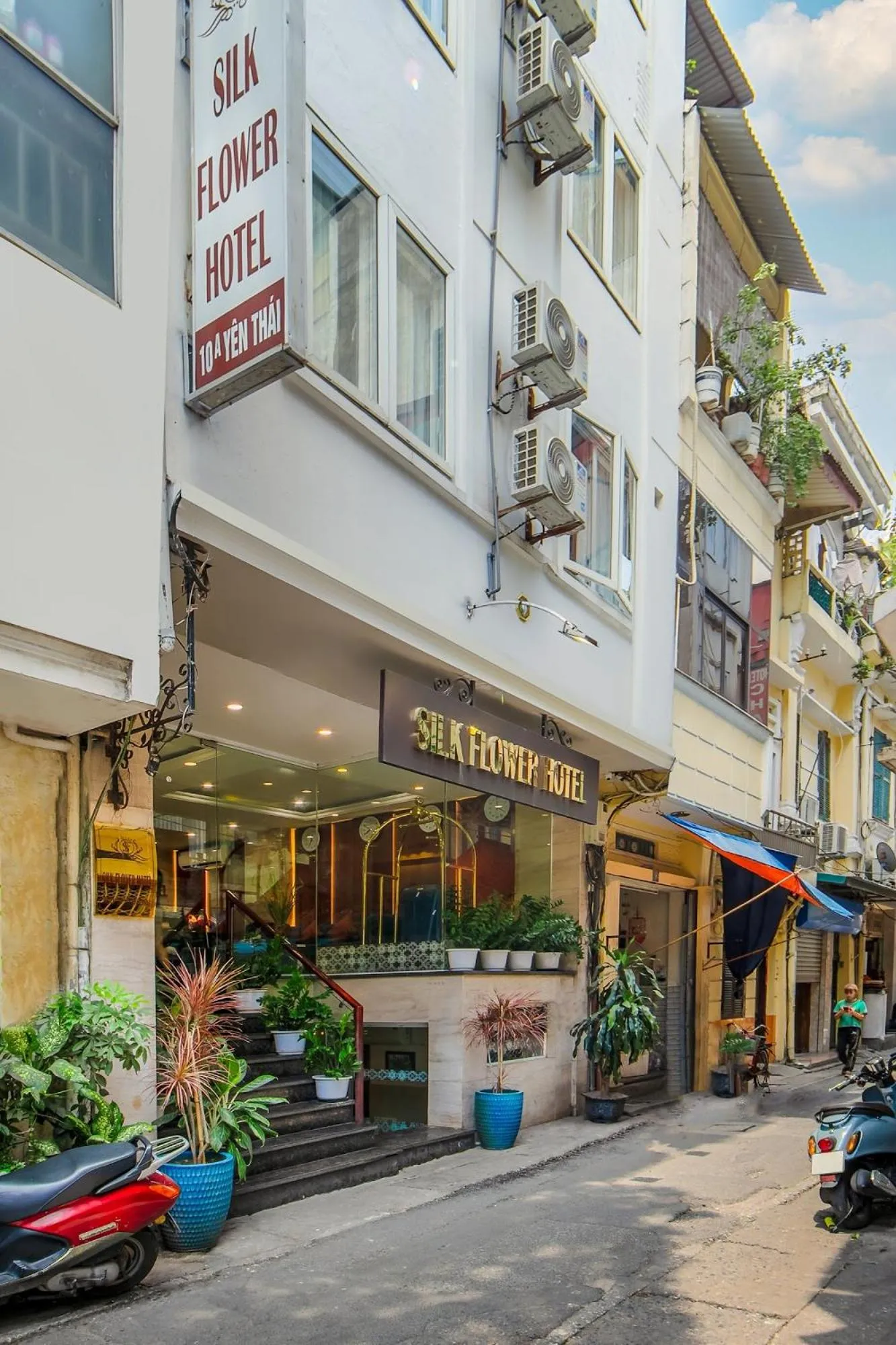 Property building in Silk Flower Hotel & Spa