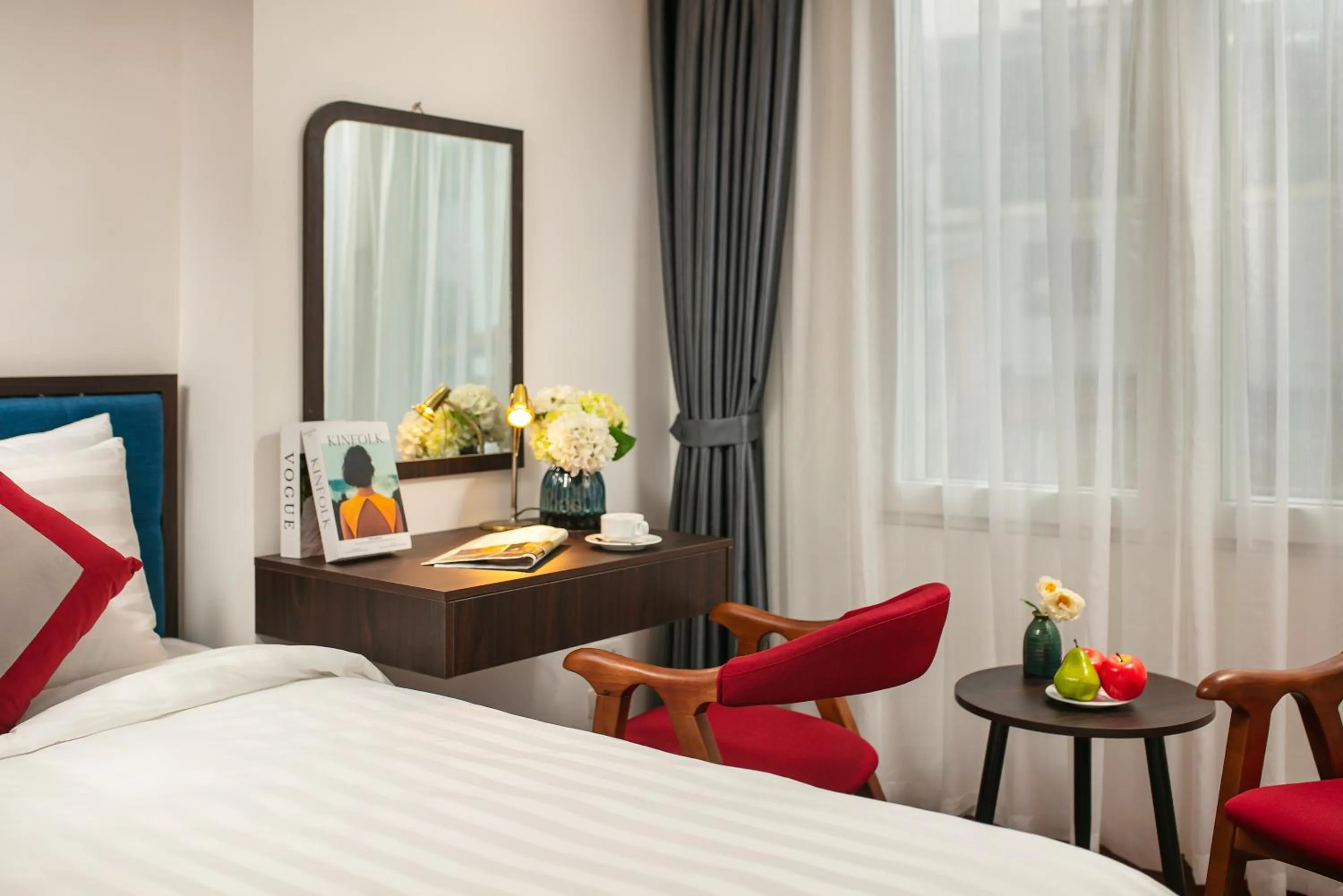 Seating area, Bed in Silk Flower Hotel & Spa