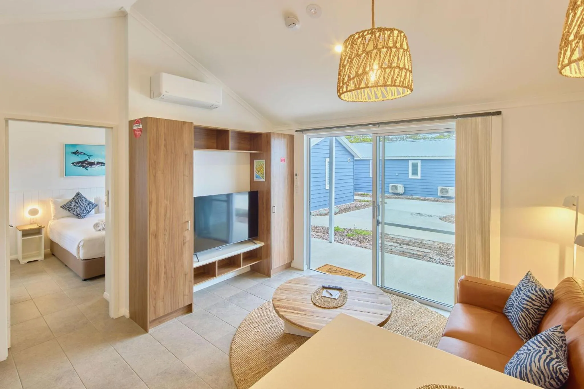 Living room, Bed in RAC Esperance Holiday Park