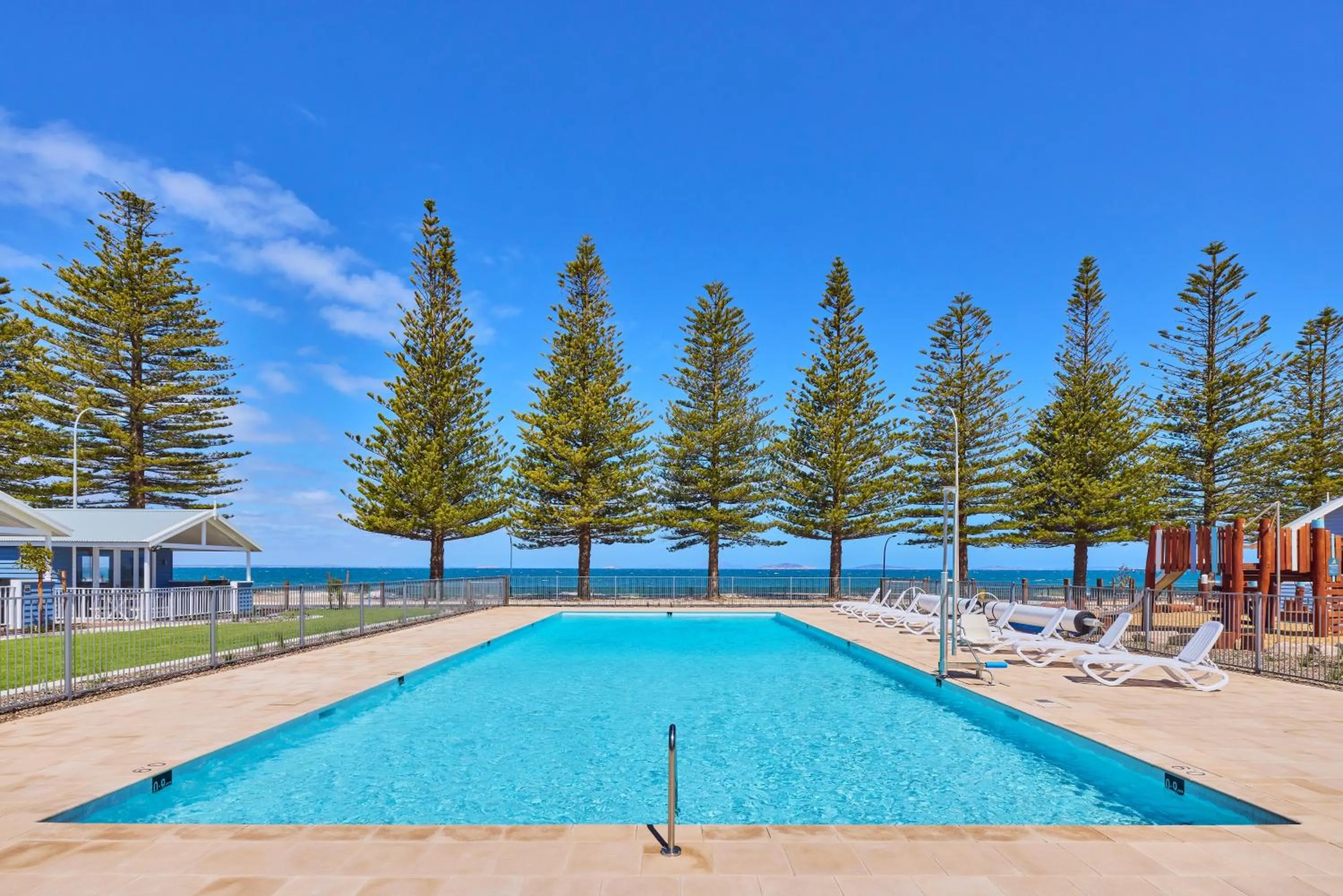 Swimming pool in RAC Esperance Holiday Park