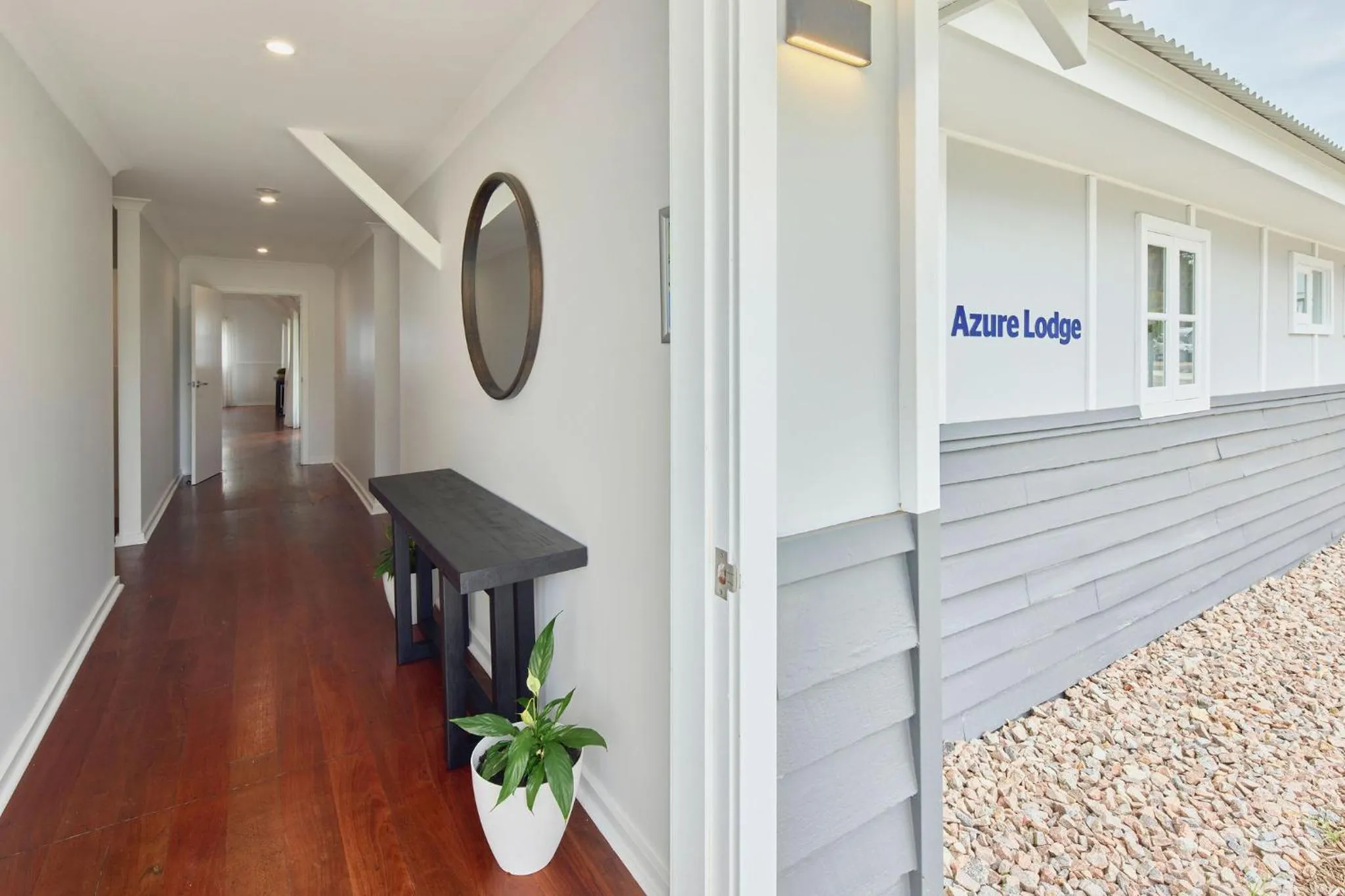 Facade/entrance in RAC Esperance Holiday Park