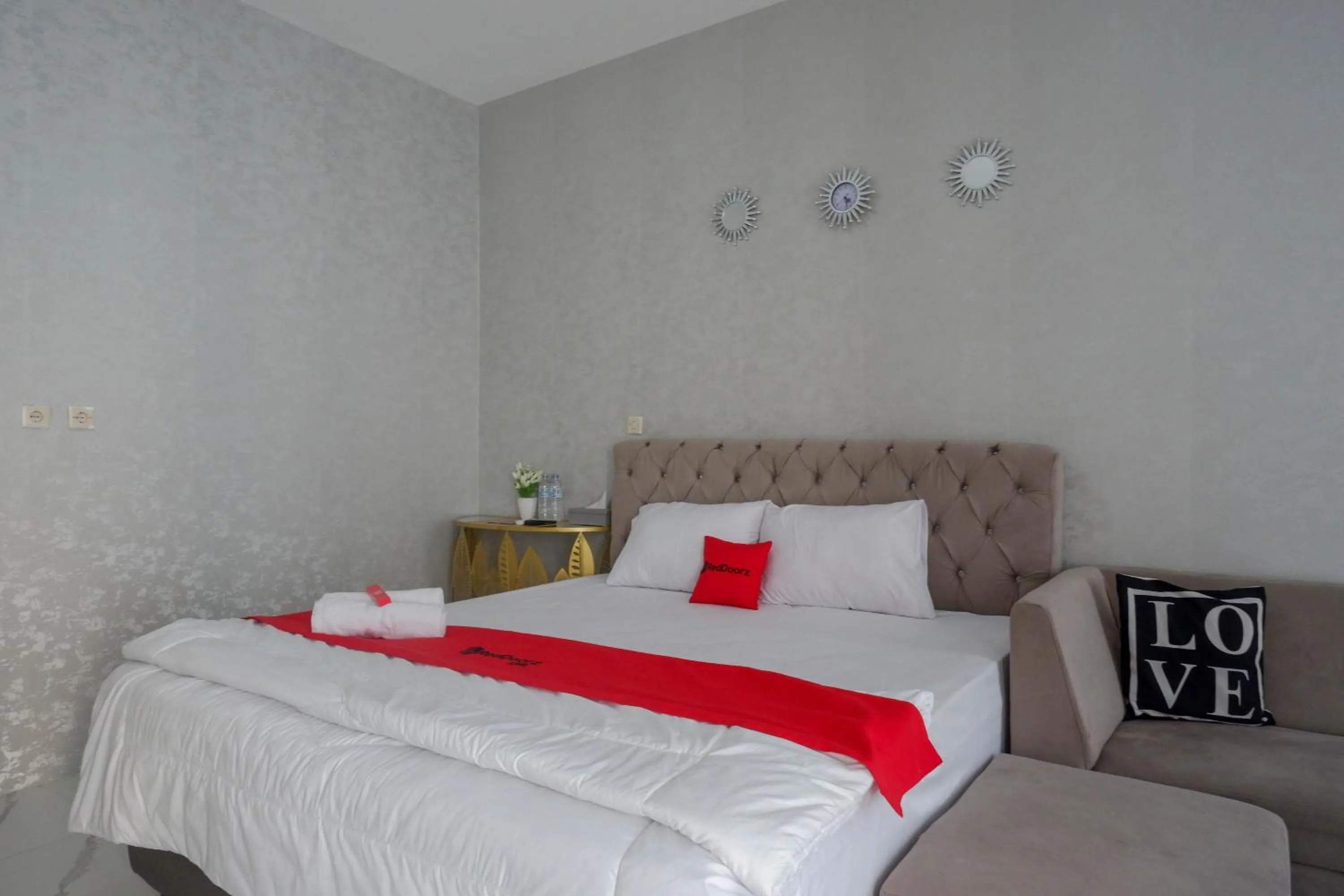 Bedroom, Bed in RedDoorz Syariah near Taruna Nusantara Magelang