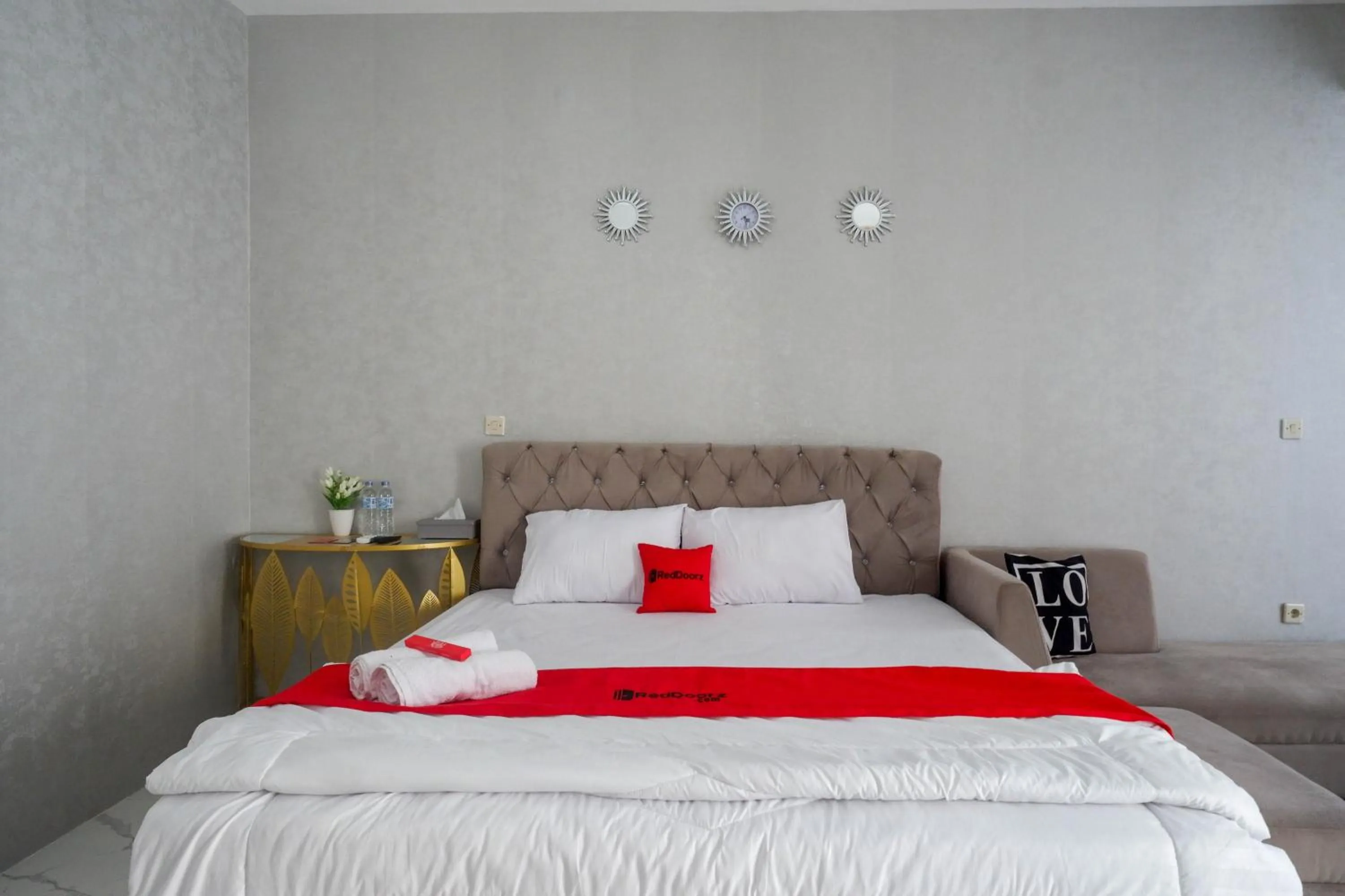 Bedroom, Bed in RedDoorz Syariah near Taruna Nusantara Magelang