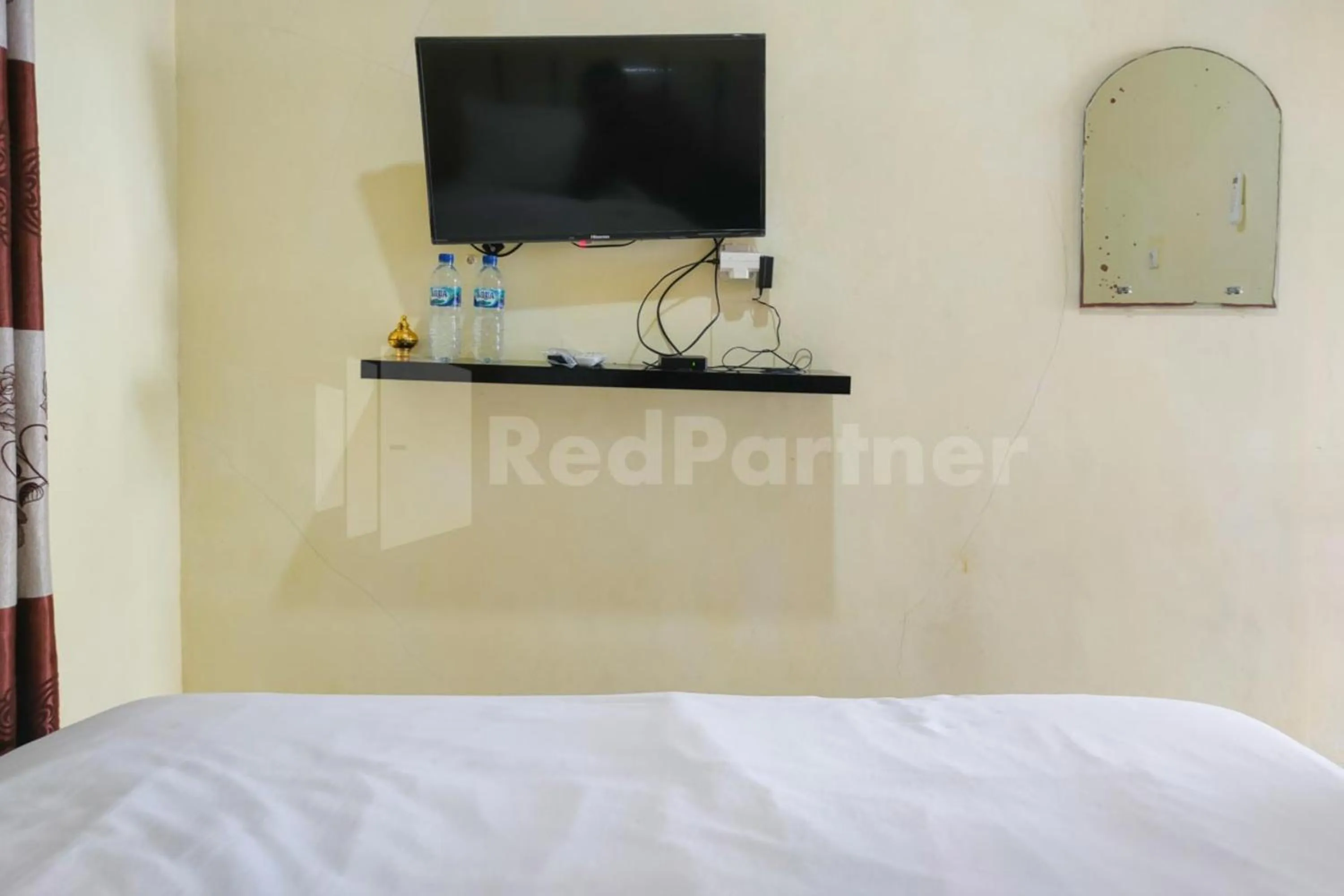 Bed in Ambarita Seaview RedPartner