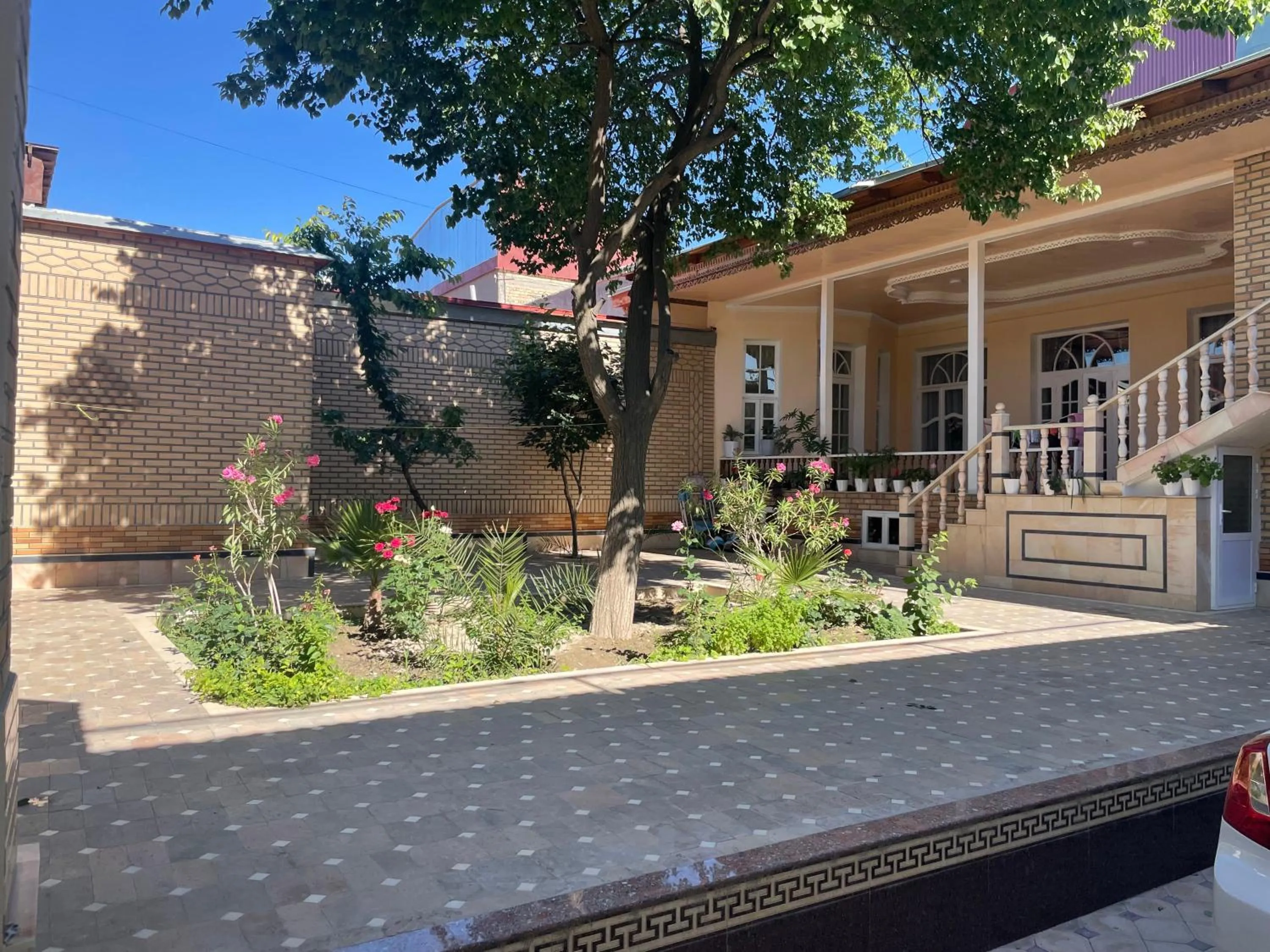 Garden view in Hotel Samarkand Ali