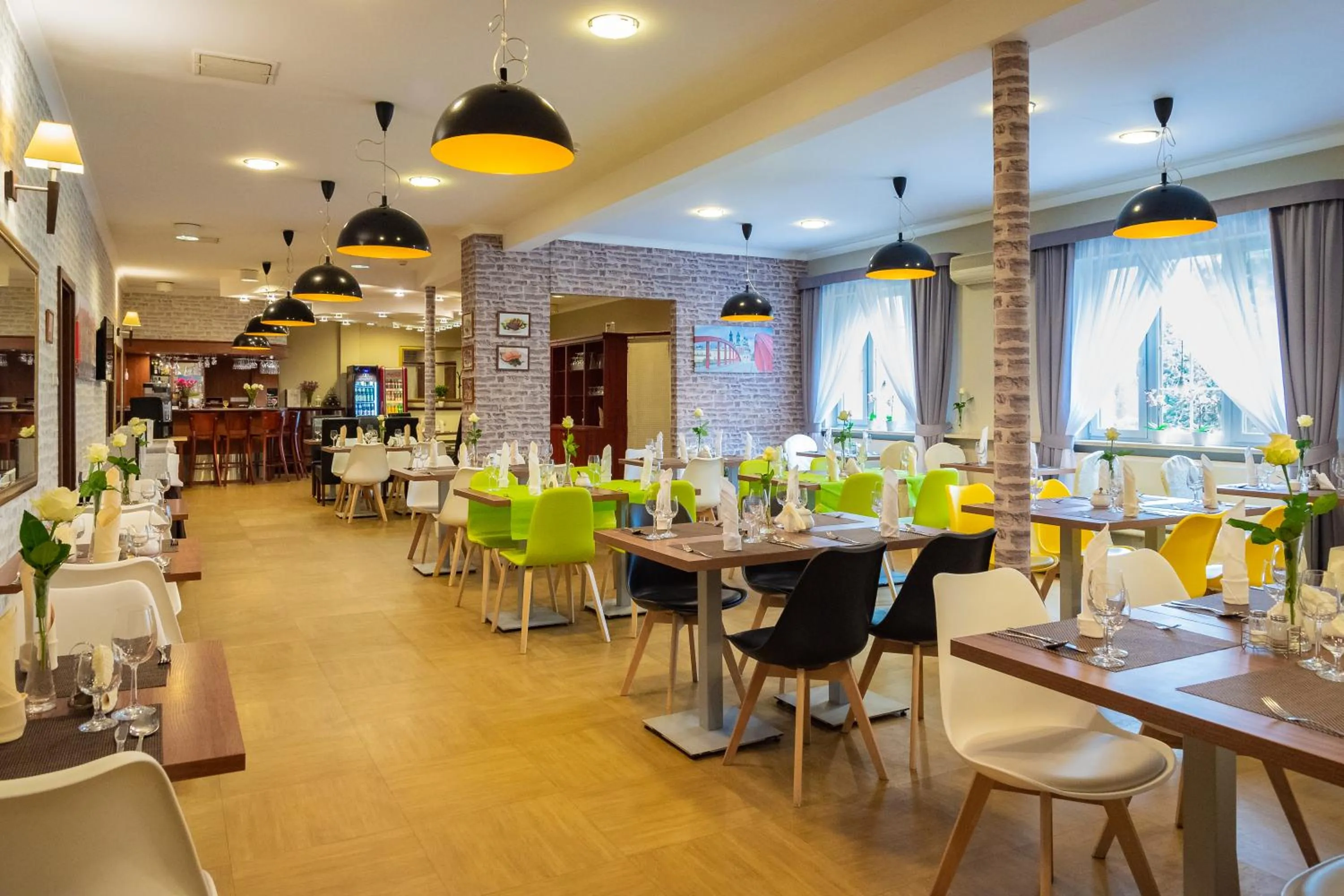 Restaurant/places to eat in Hotel Topaz Poznań Centrum