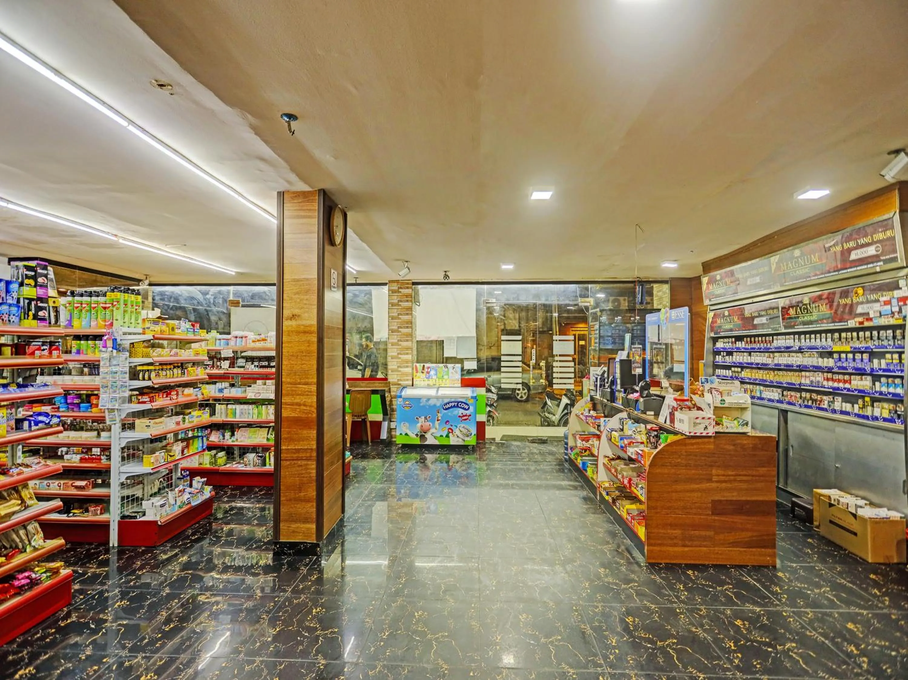 On-site shops in Hotel O Jasmine 999