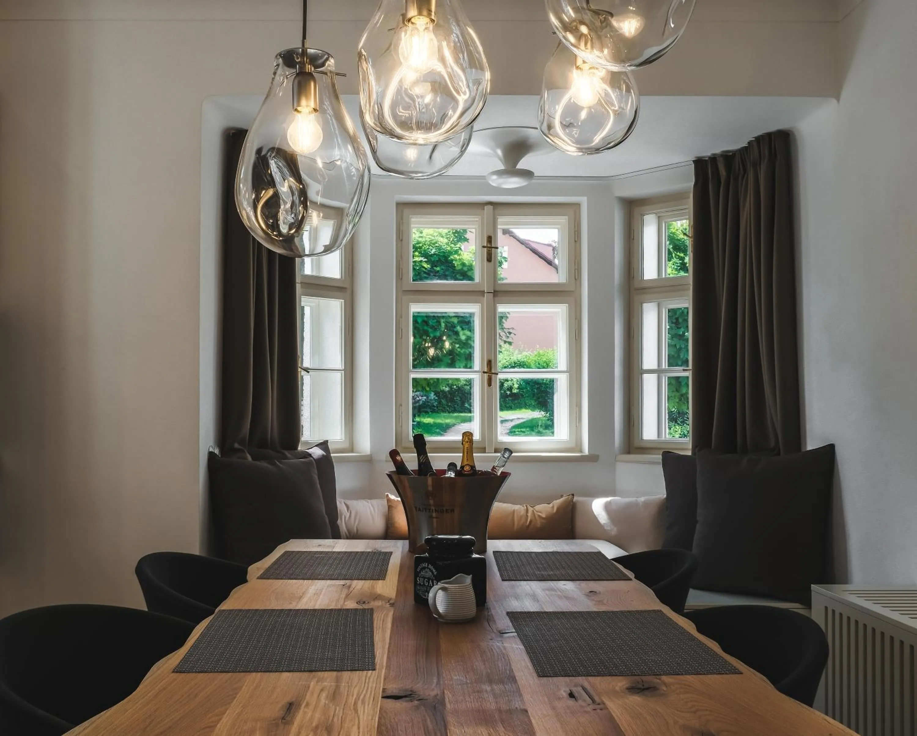 Seating area in Vila Pražská