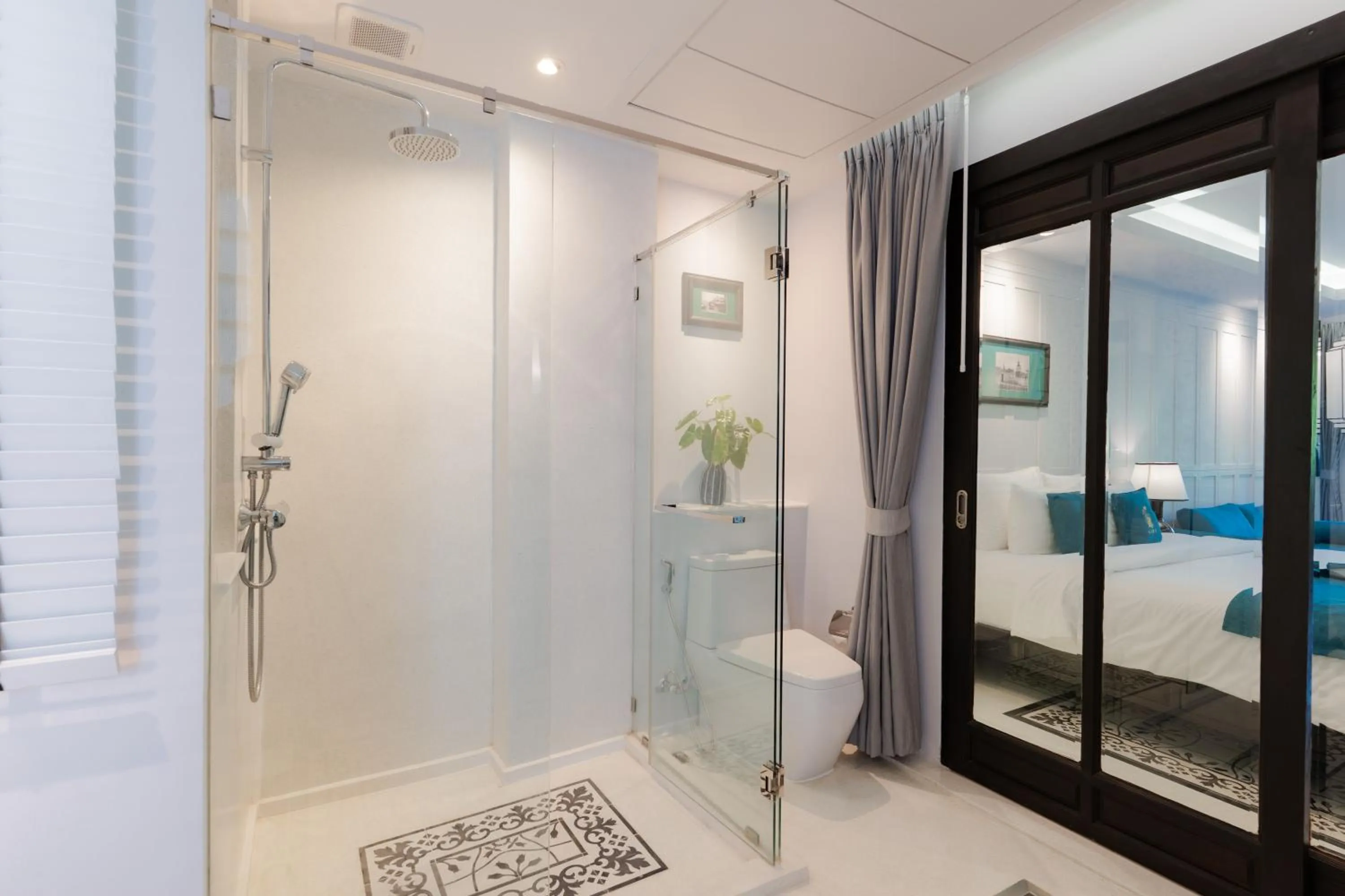 Shower in Siri Village Chiang Mai