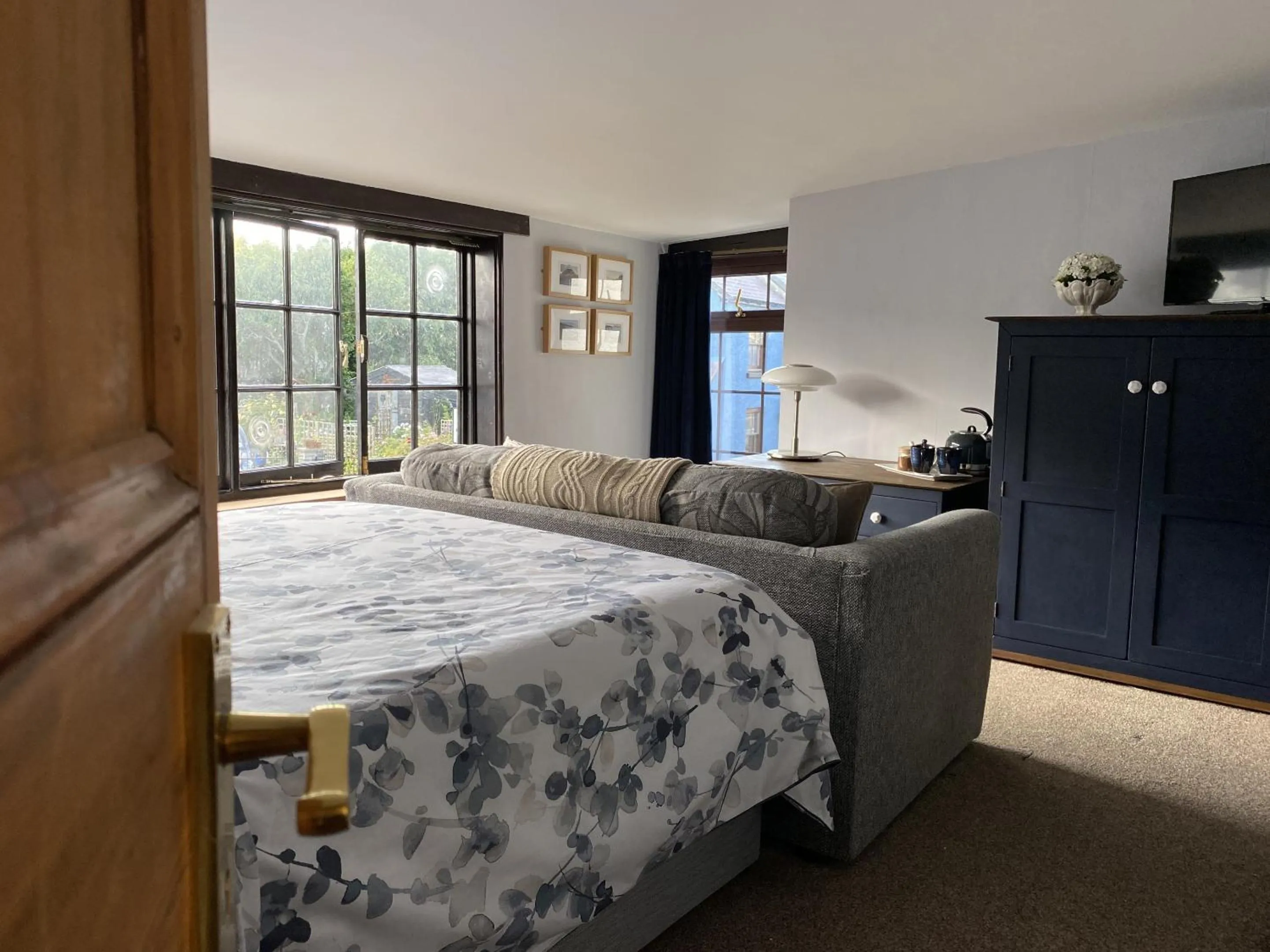 Bedroom, Bed in Tom's of Tregaron