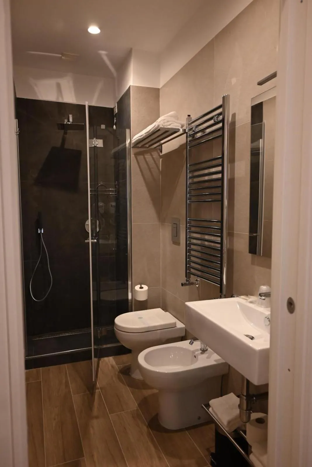 Shower in B&B Palazzina Avallone