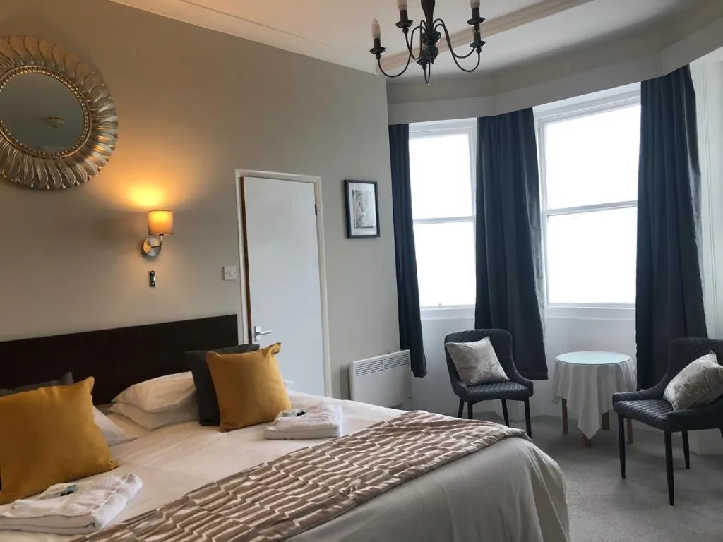 Bedroom, Bed in Oban Hotel