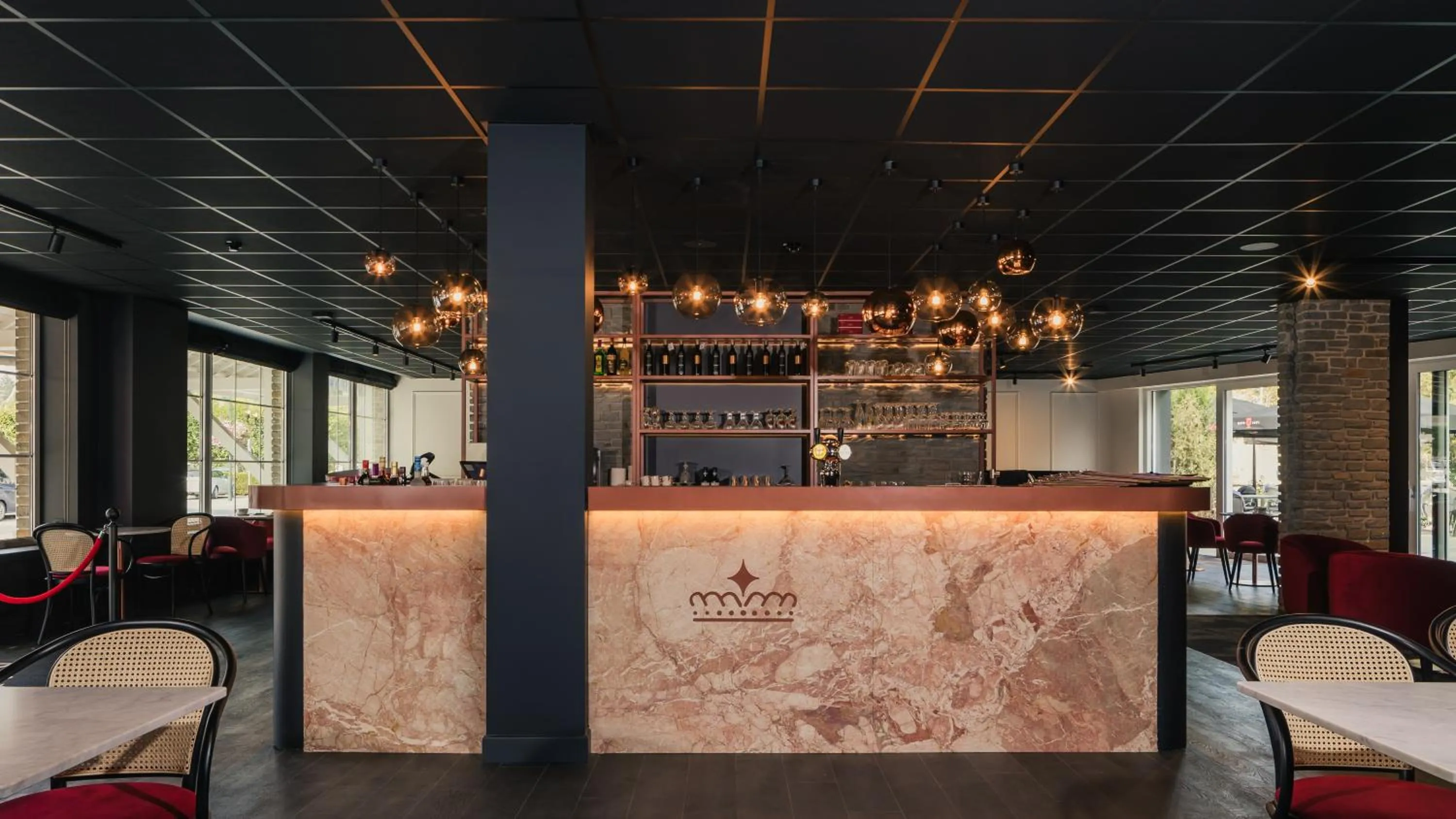 Lounge or bar in Hotel Au lit des ours