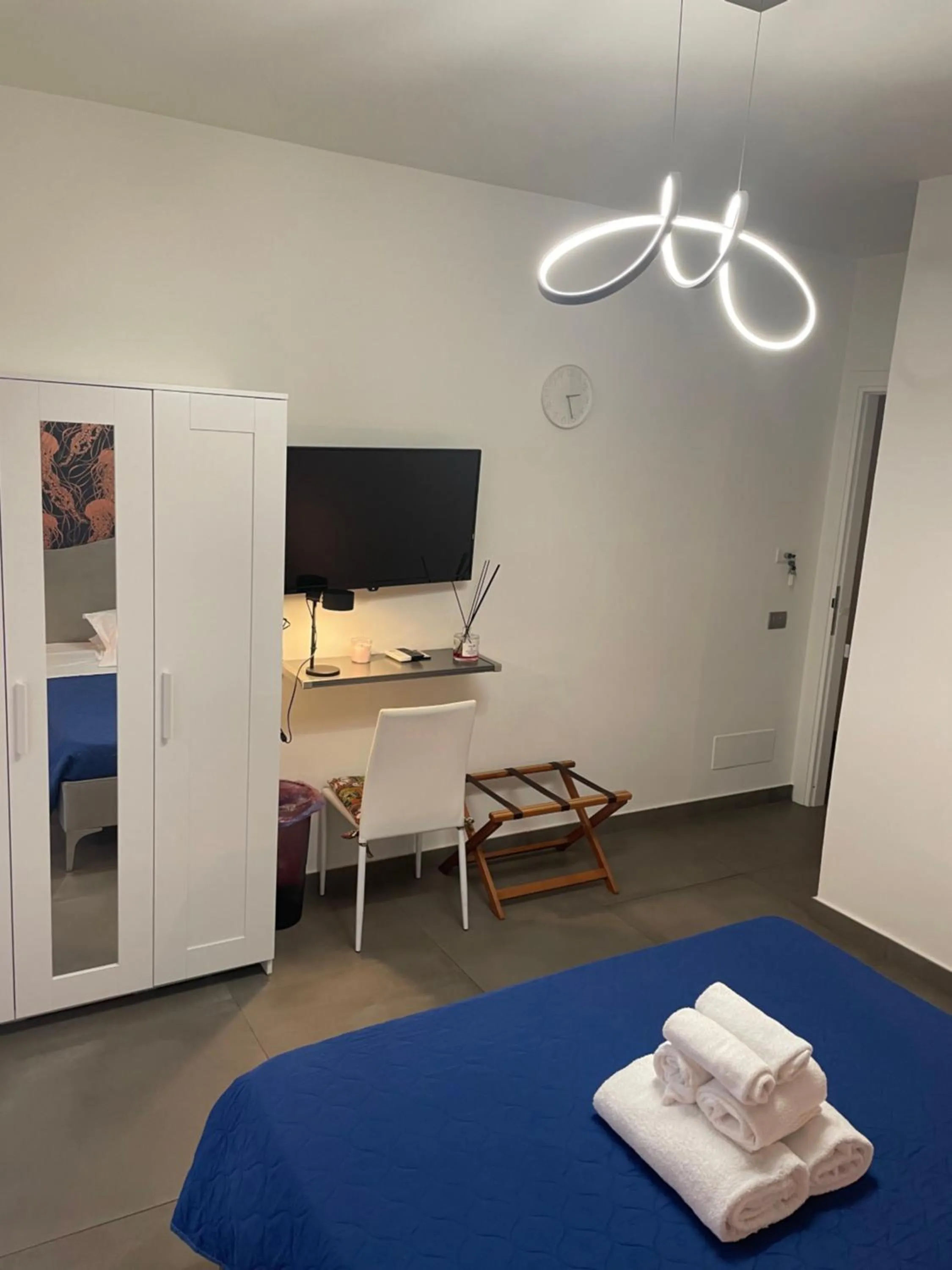 Photo of the whole room in Stella Rooms