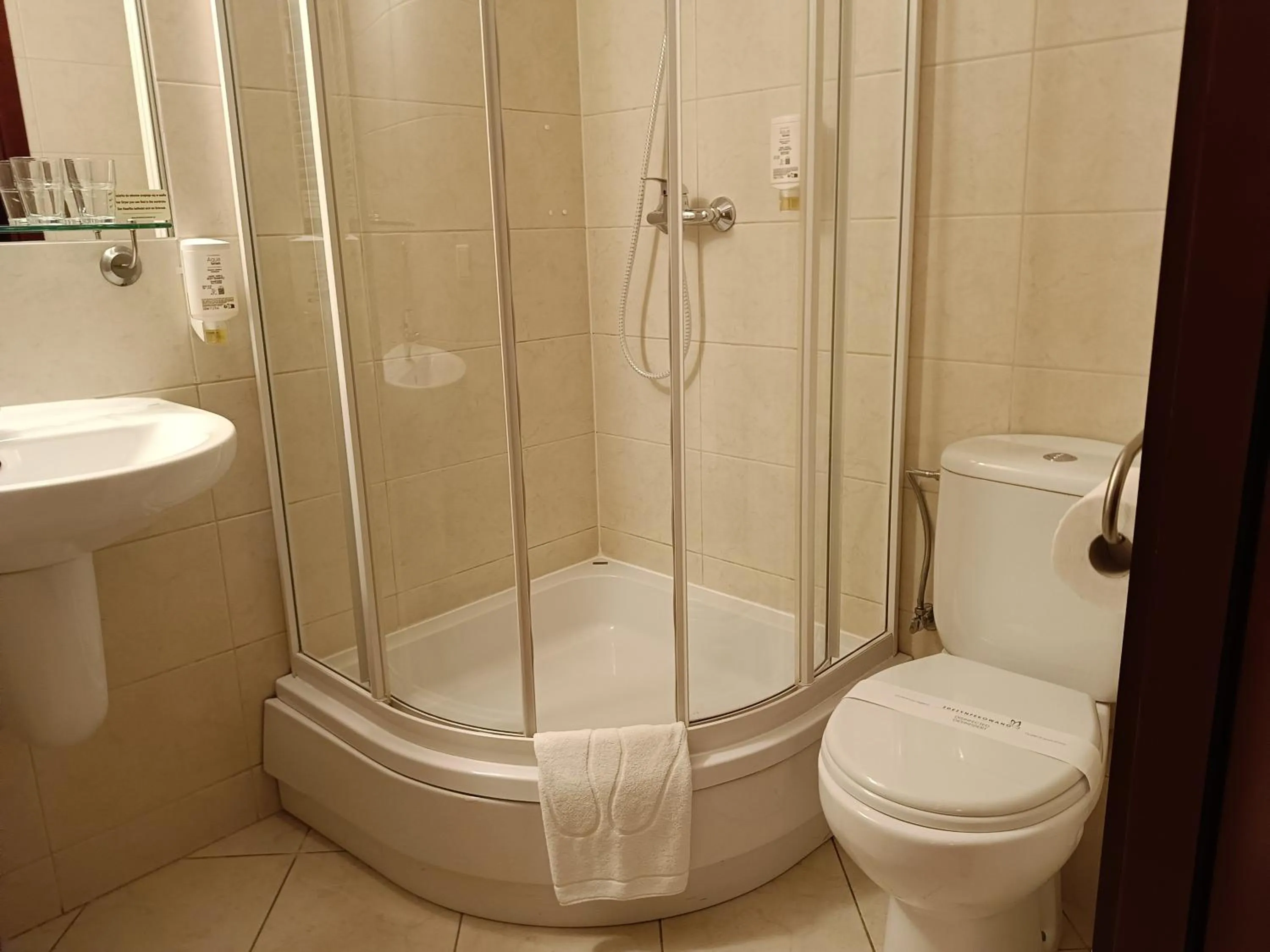 Toilet in Hotel Stare Miasto Old Town