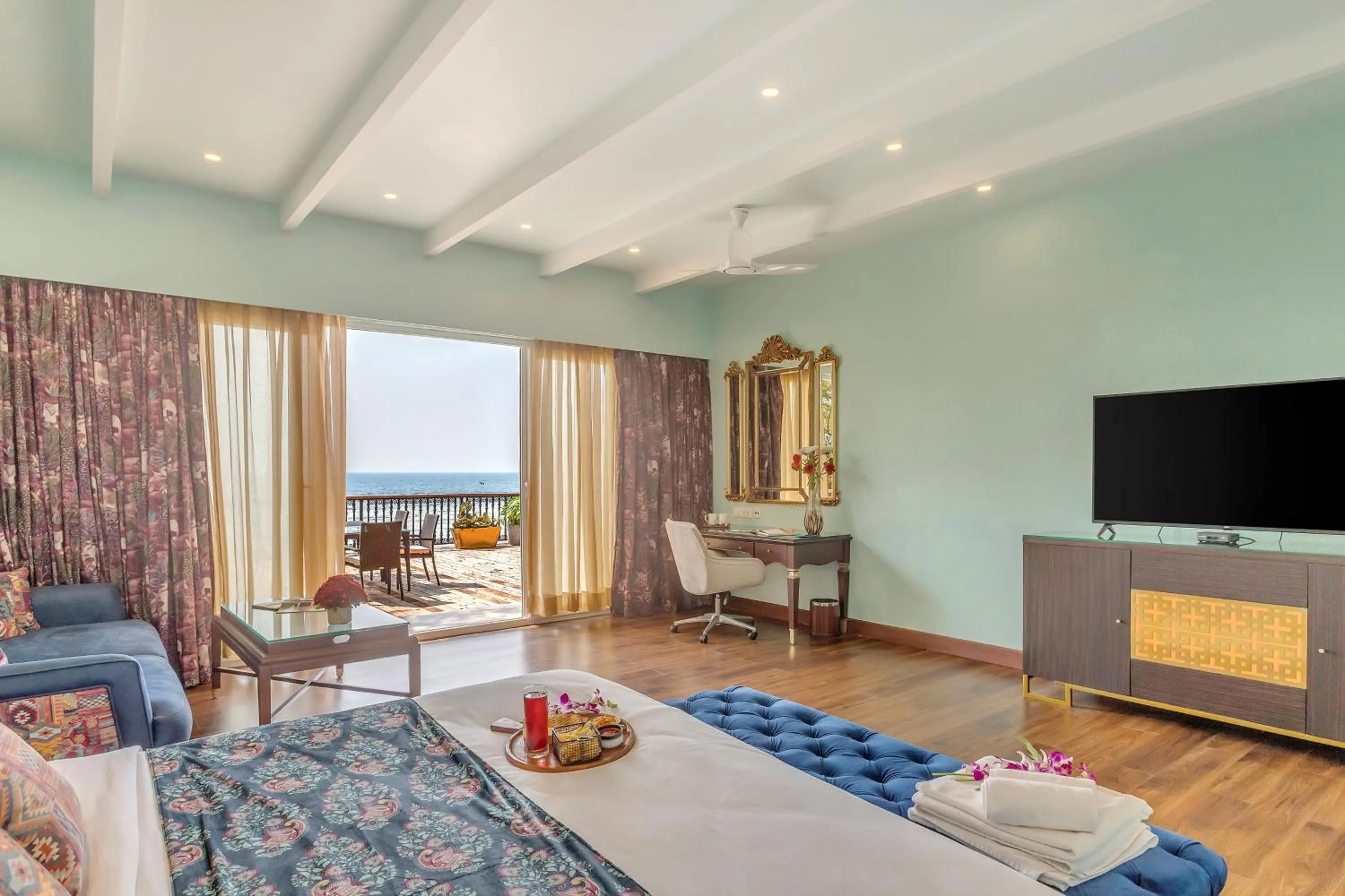 Living room, Bed in Mayfair On Sea, Morjim Beach, Goa
