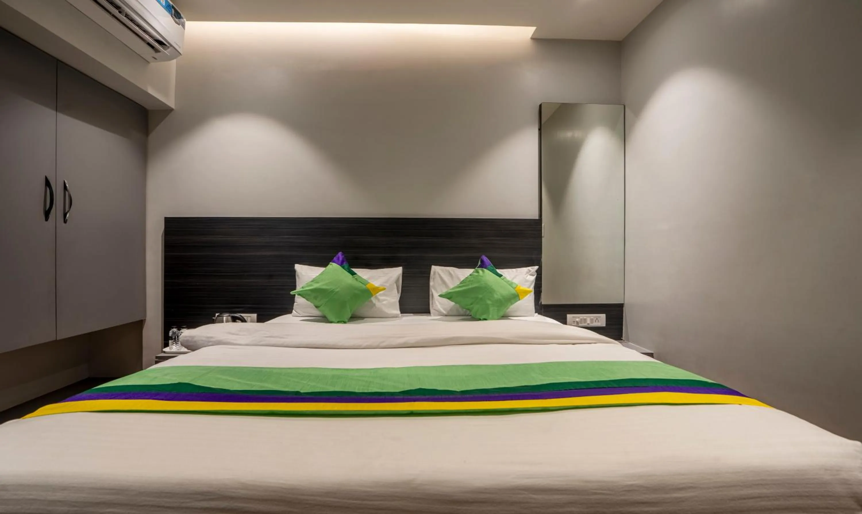 Bed in Treebo Prasha