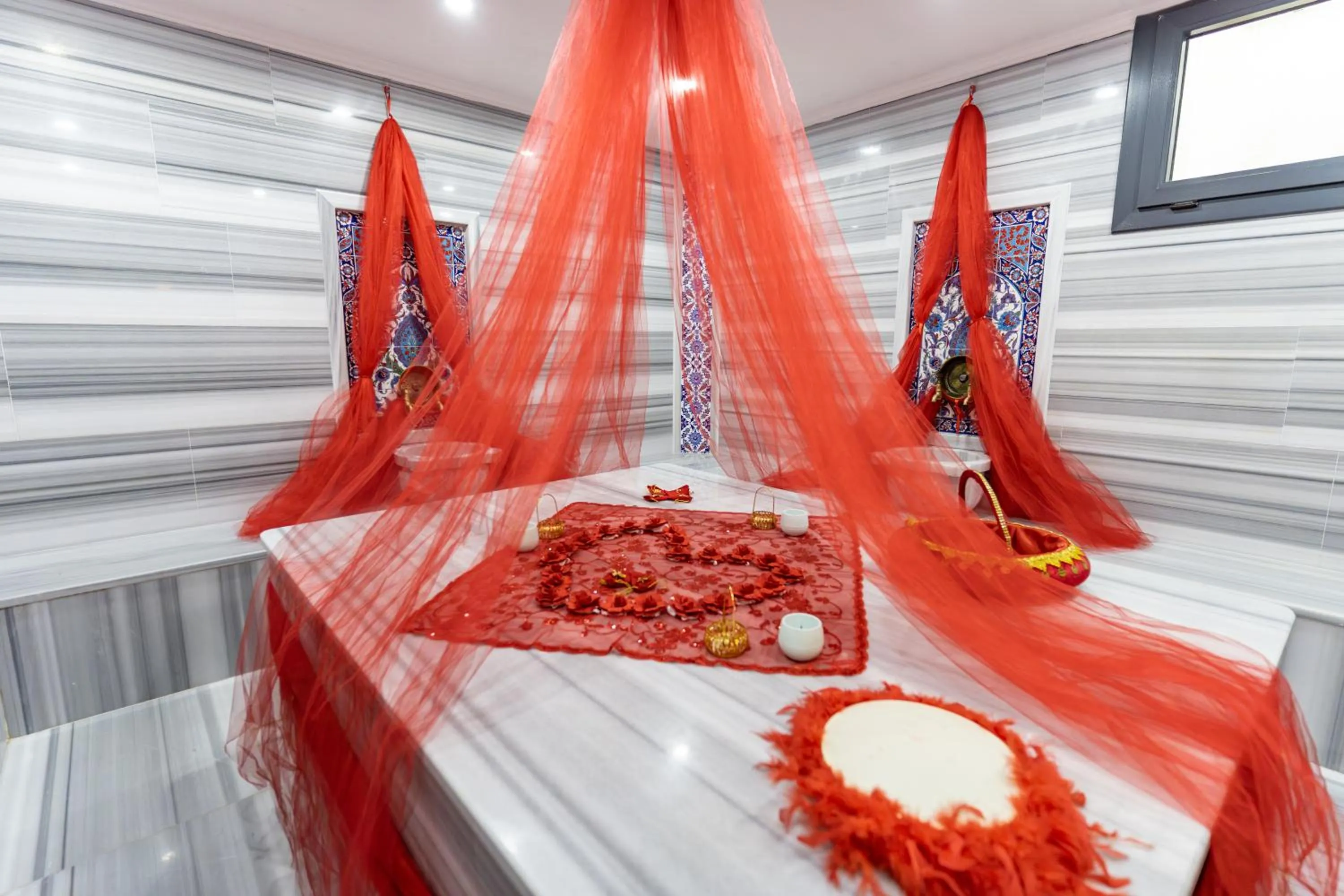 Public Bath in POISON GARDEN SUİTE