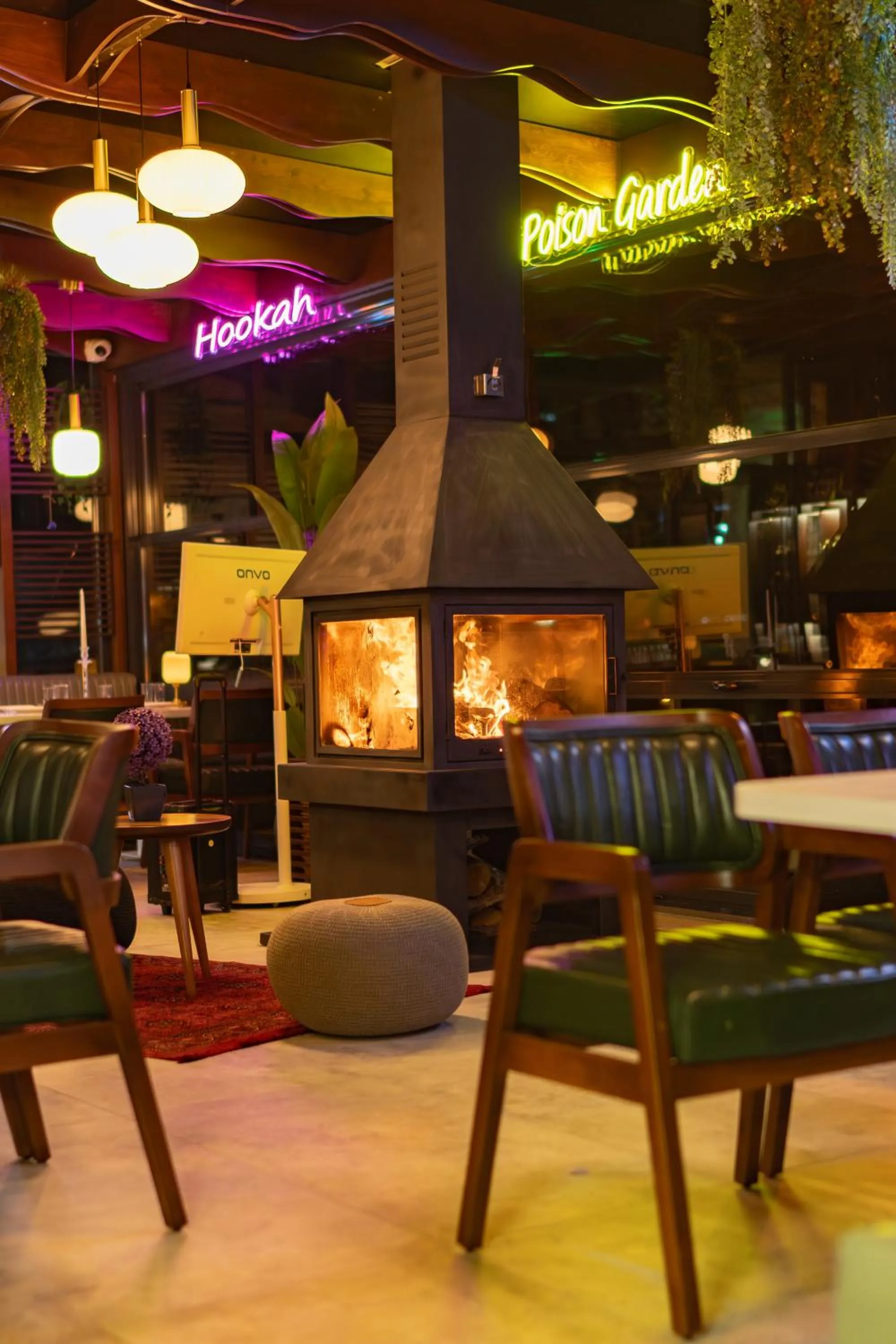 Seating area in POISON GARDEN SUİTE