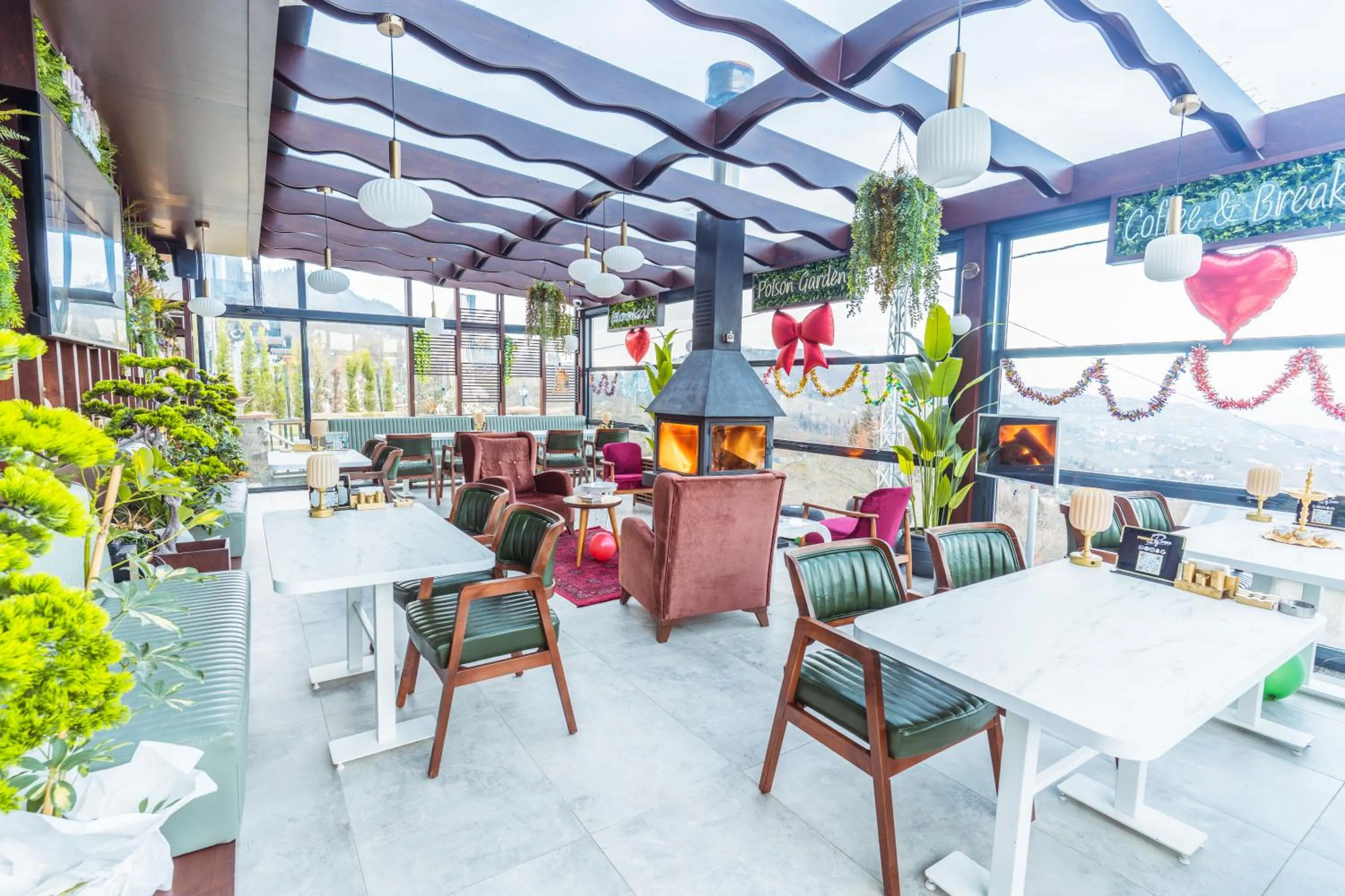 Restaurant/places to eat in POISON GARDEN SUİTE