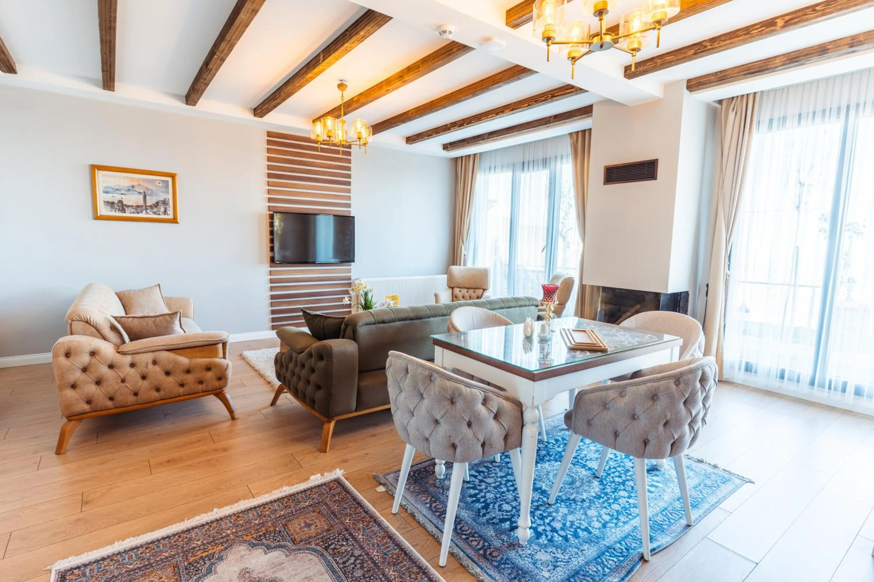 Seating area in POISON GARDEN SUİTE