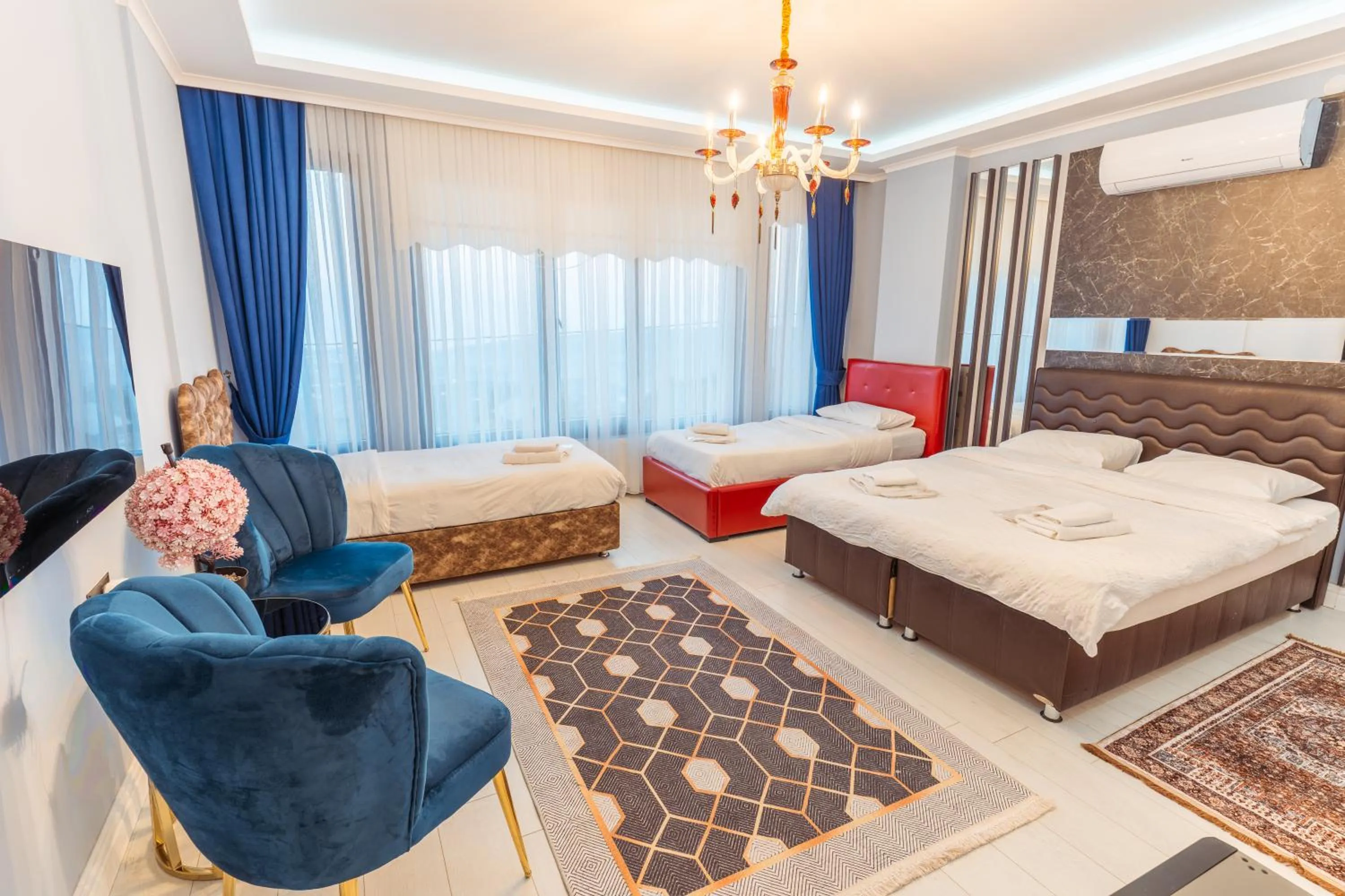 Photo of the whole room in POISON GARDEN SUİTE