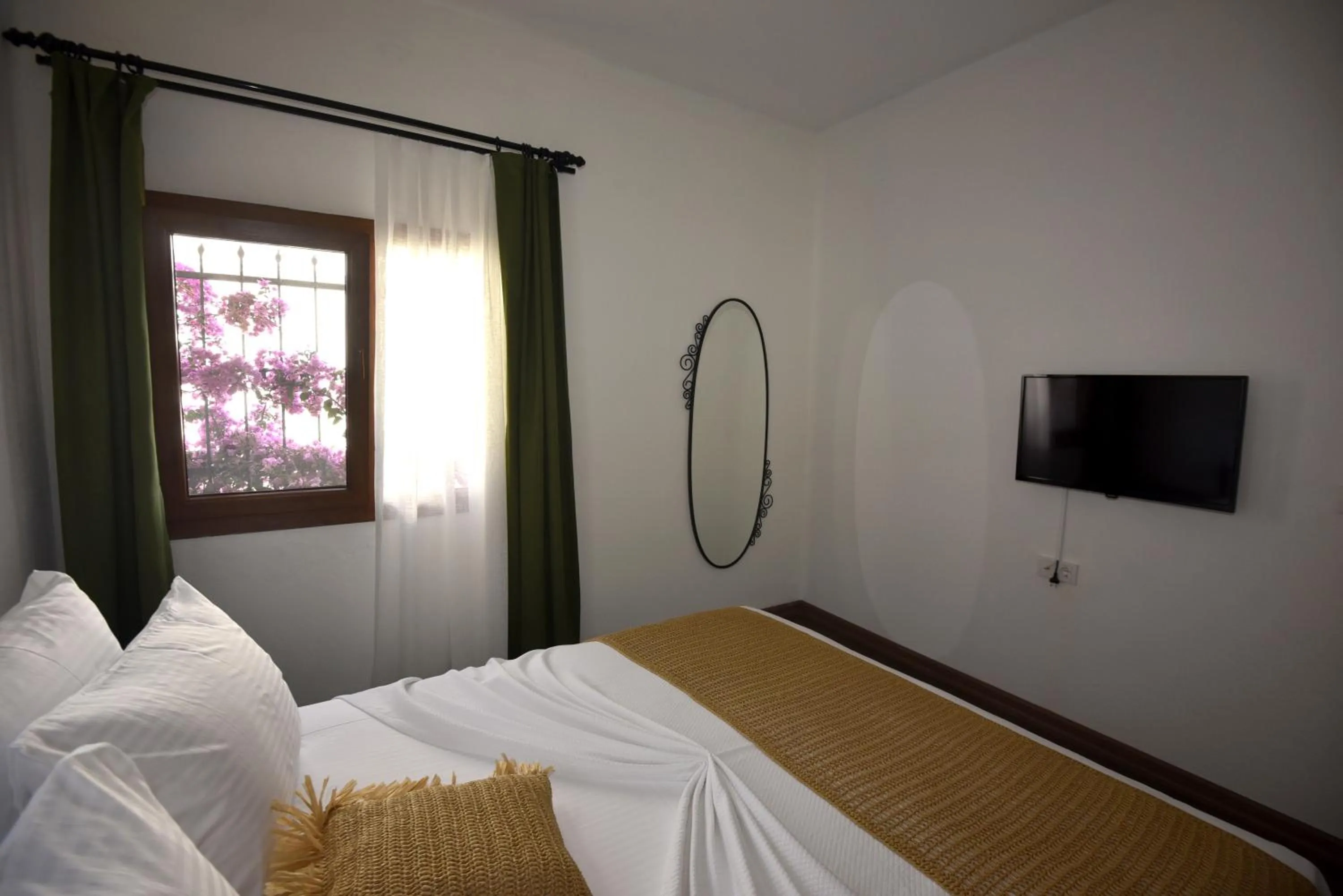 Bed in Benjamin Otel Gumusluk