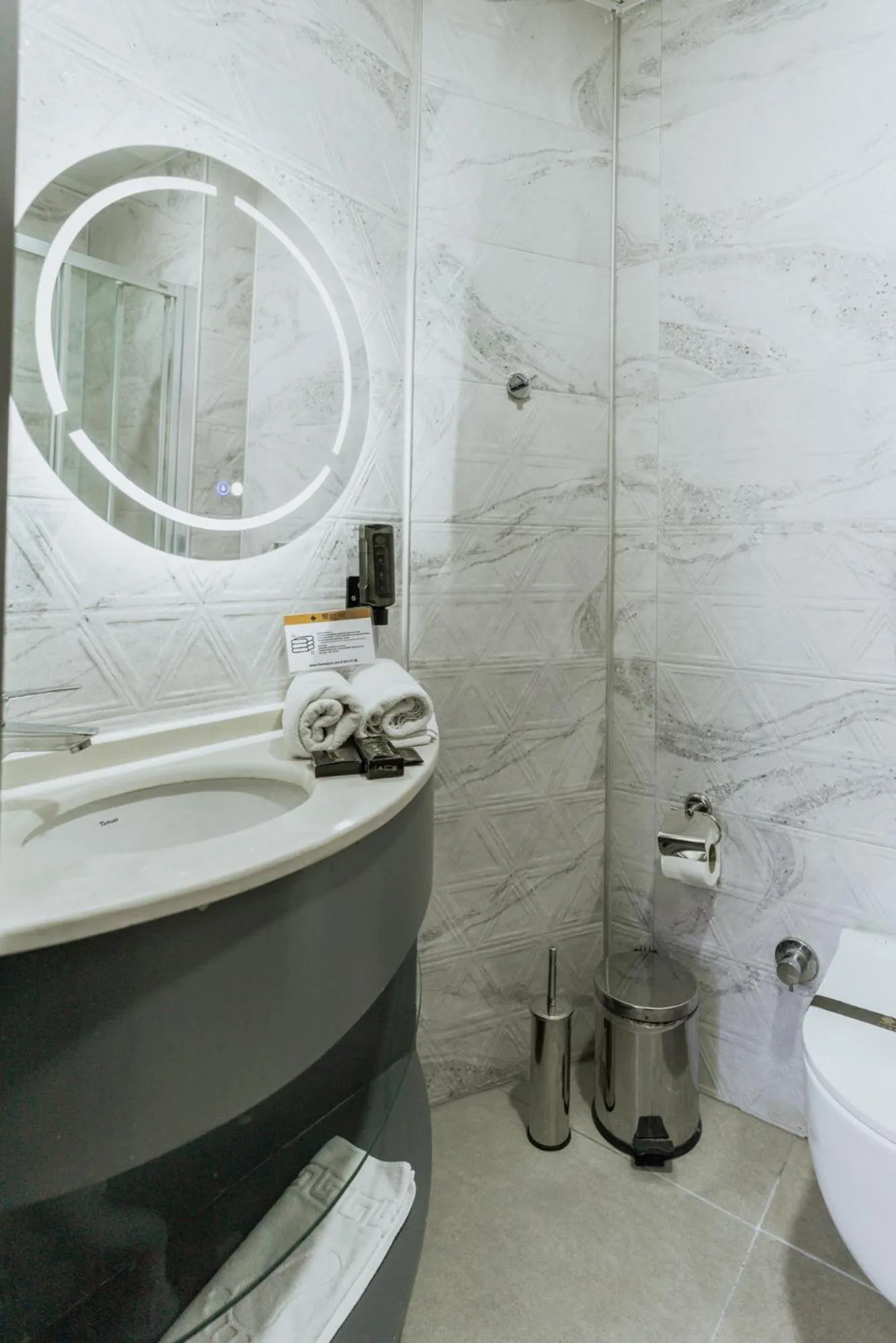 Bathroom in The Rest Port Hotel