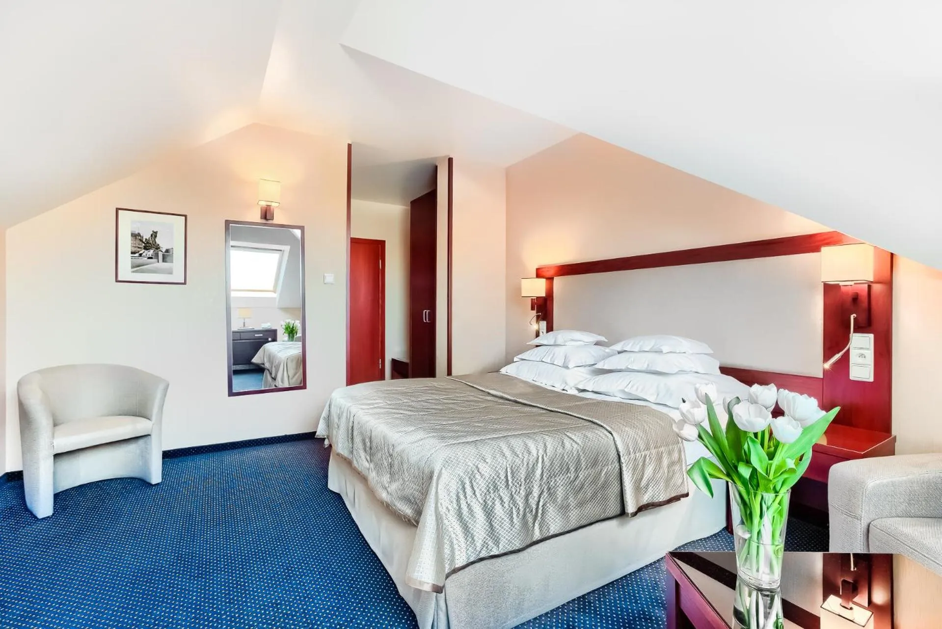 Photo of the whole room in Hotel Atrium