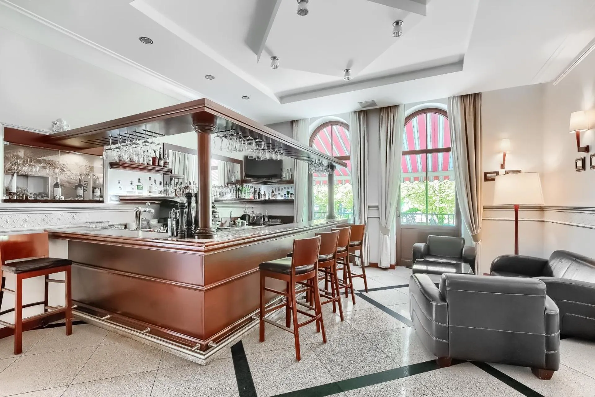 Lounge or bar in Hotel Atrium