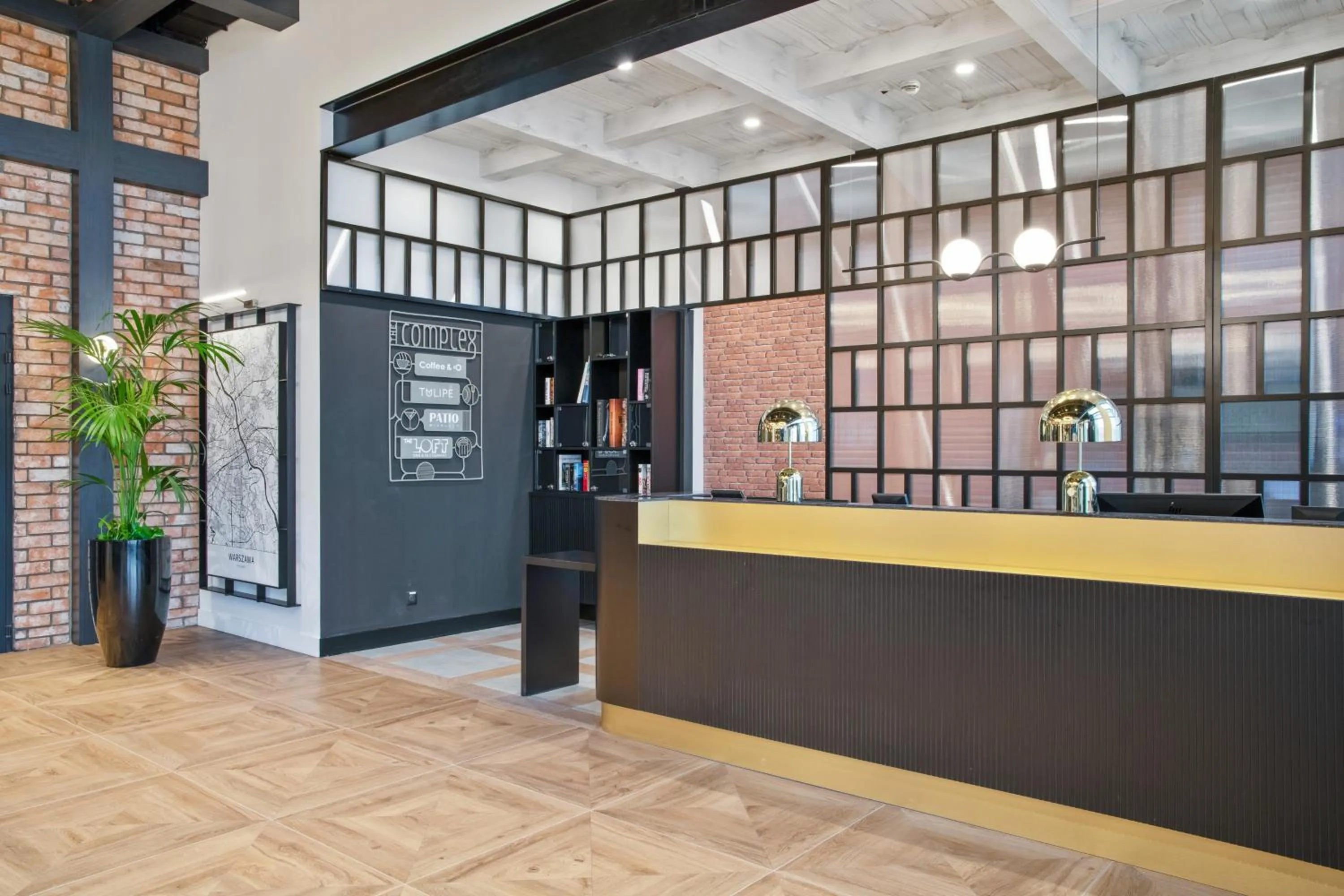 Lobby or reception in Golden Tulip Warszawa Centrum