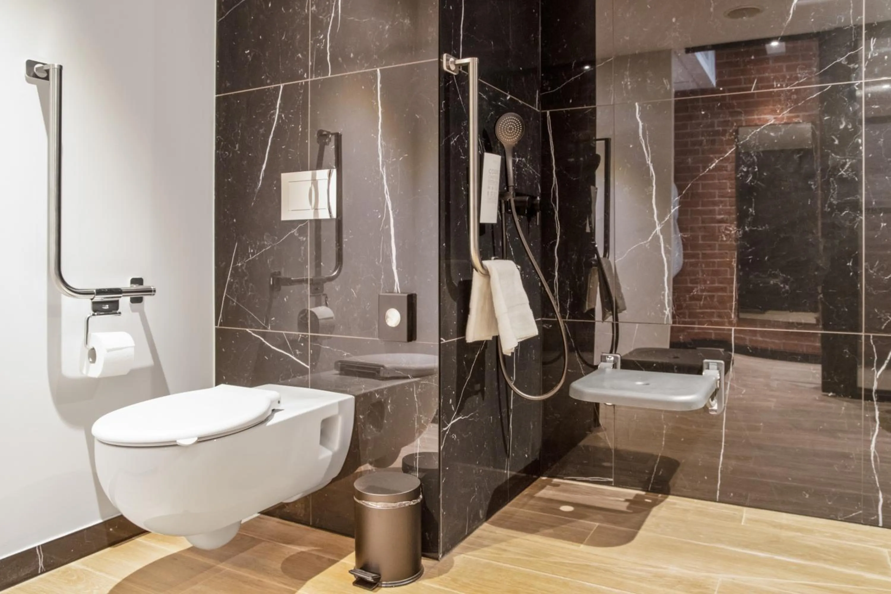 Bathroom in Golden Tulip Warszawa Centrum