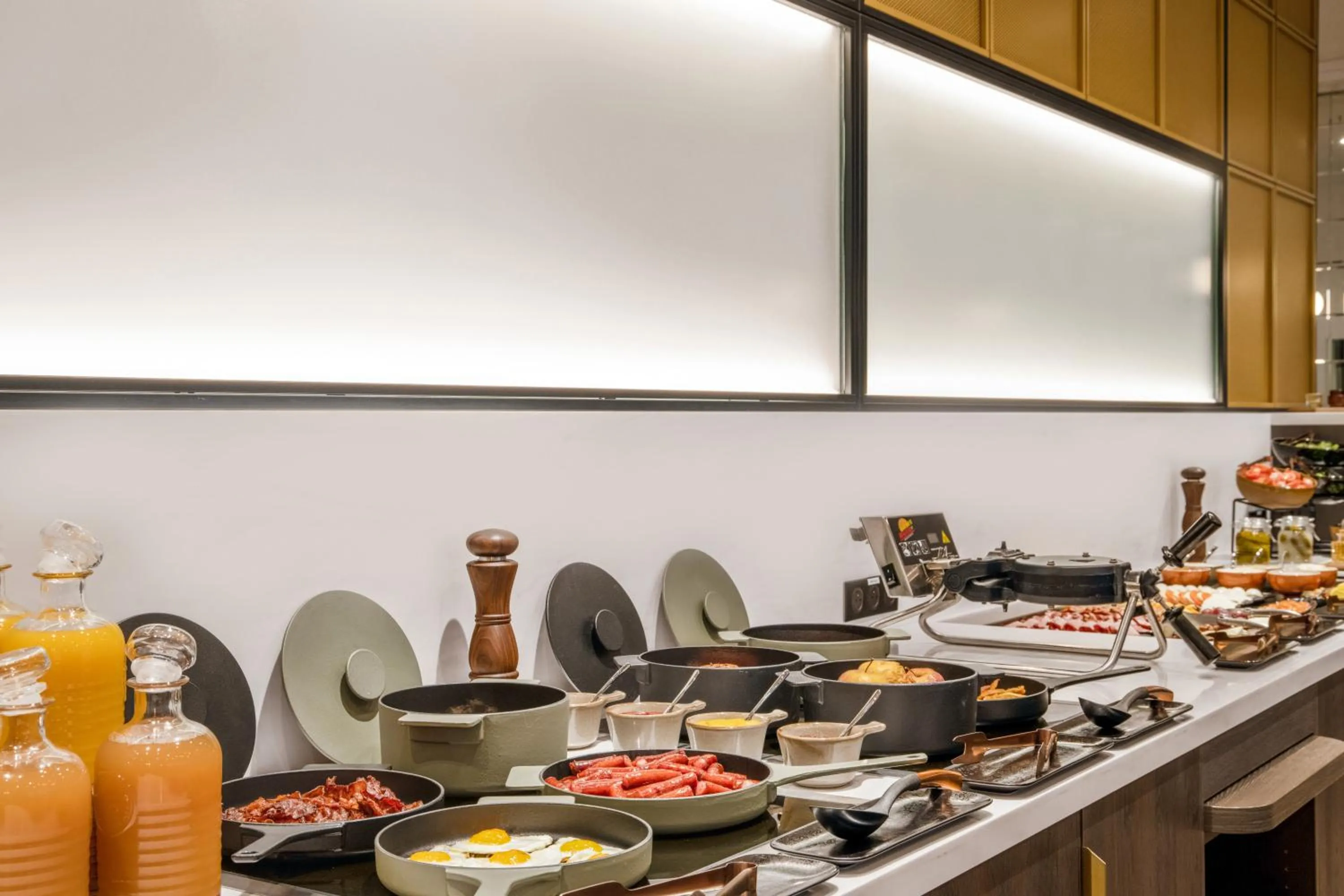 Restaurant/places to eat in Golden Tulip Warszawa Centrum