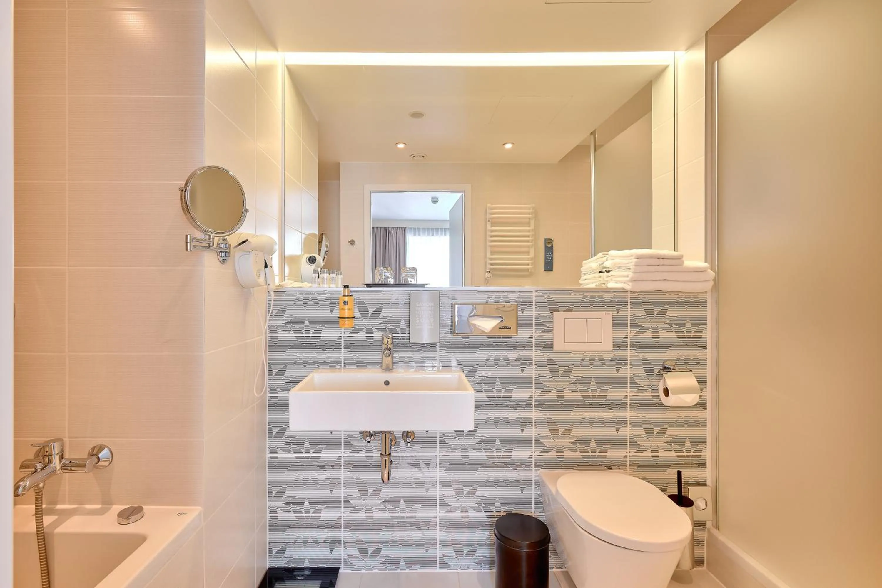 Bathroom in Golden Tulip Warszawa Centrum