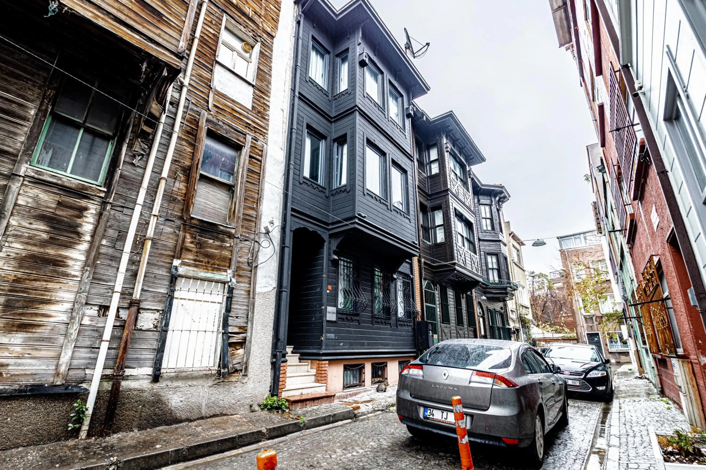 Property building in Sultan Mansion