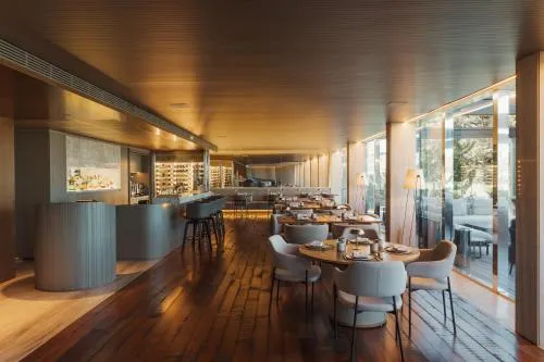 Suryaa Hotel Pinhais, Curio Collection by Hilton