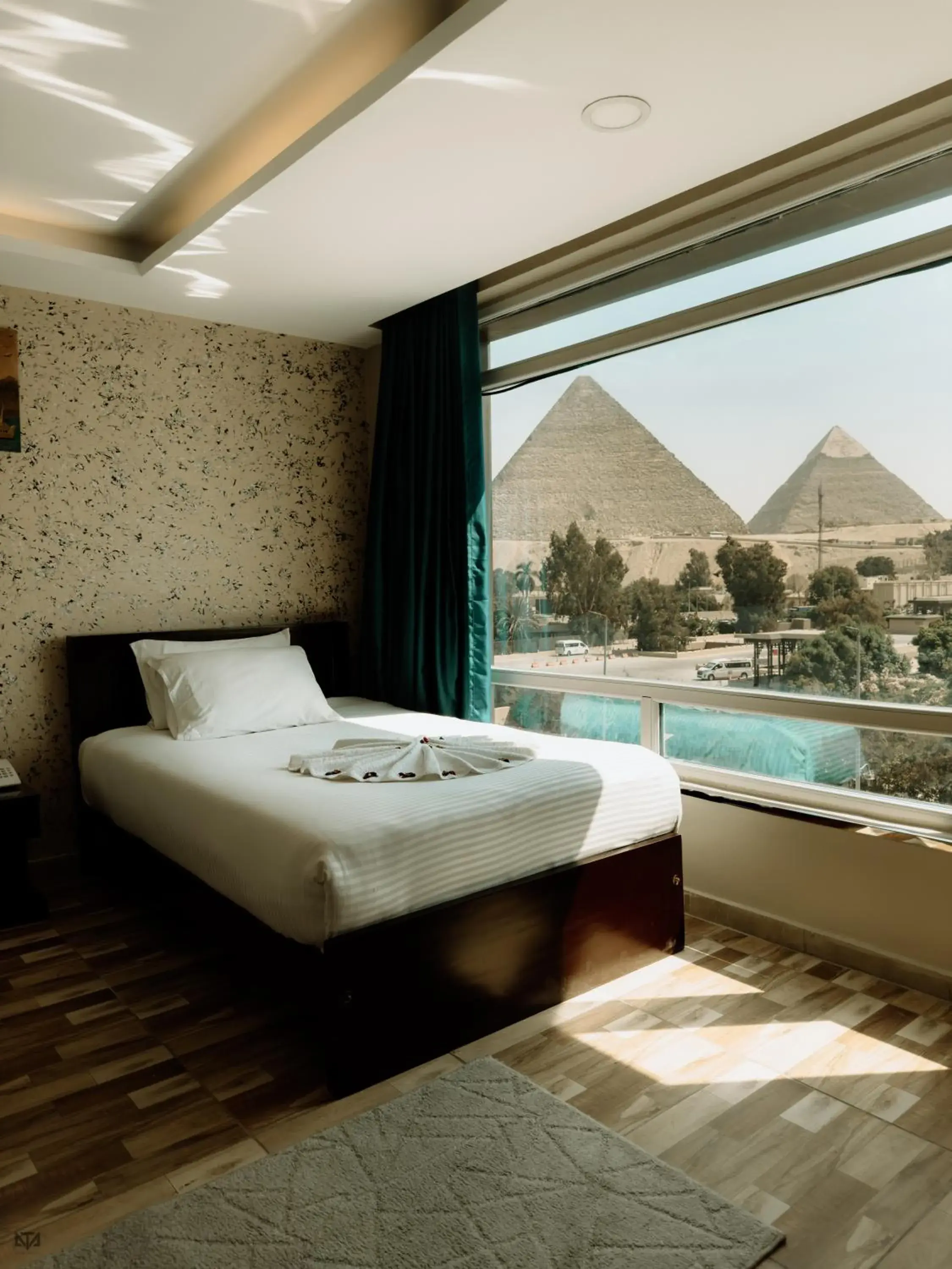 Deluxe Twin Room in Turquoise Pyramids & Grand Egyptian museum view Hotel Deluxe Twin Room in Turquoise Pyramids & Grand Egyptian museum view Hotel