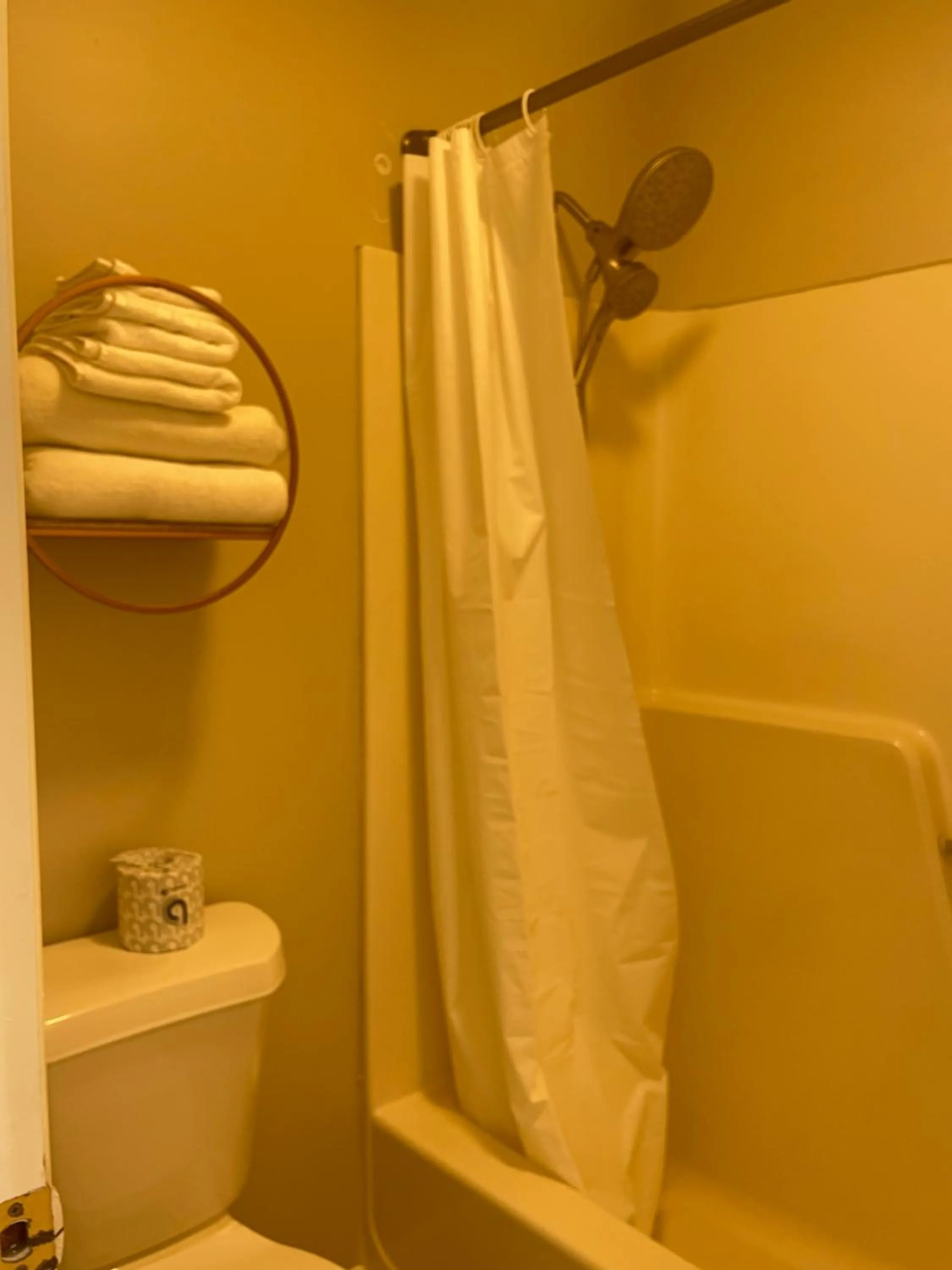 Bathroom in Hotel Lake Anna