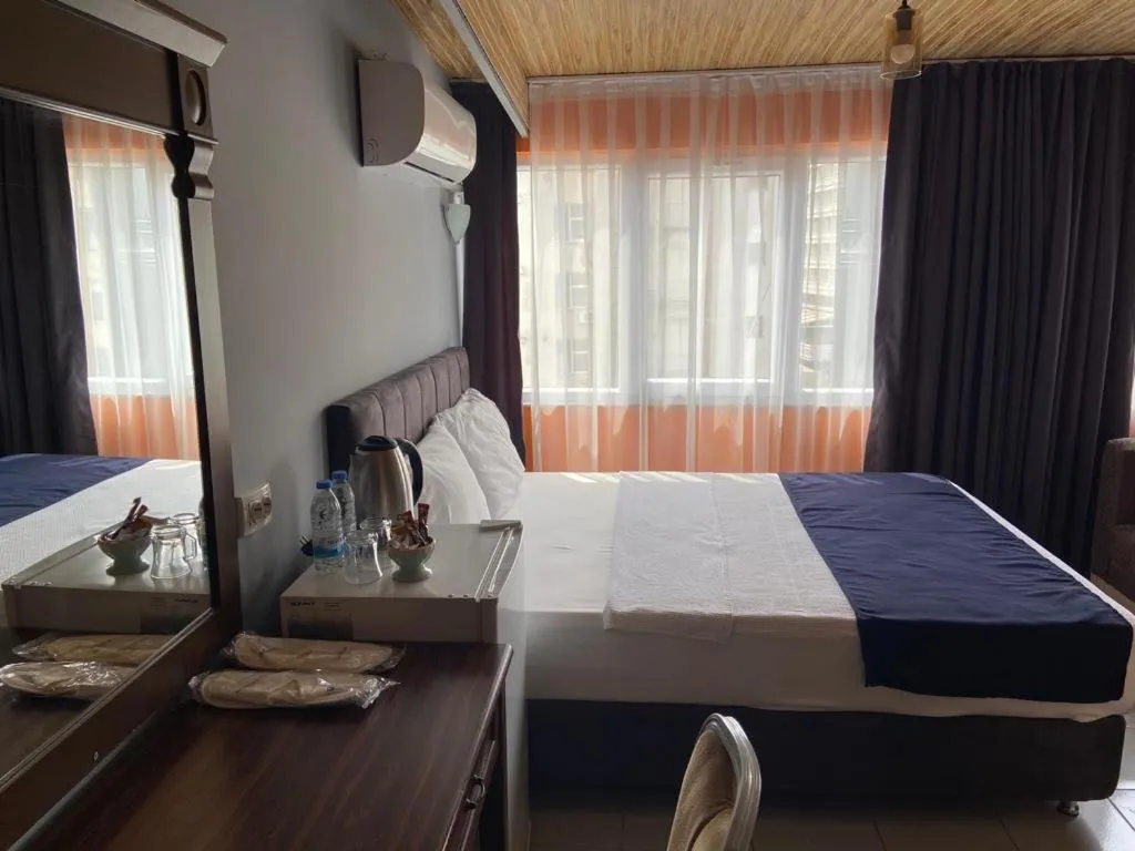 Photo of the whole room, Bed in City House Hotel