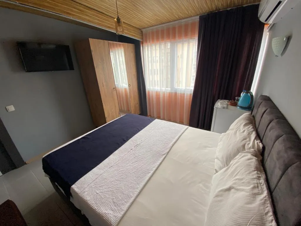 Photo of the whole room, Bed in City House Hotel