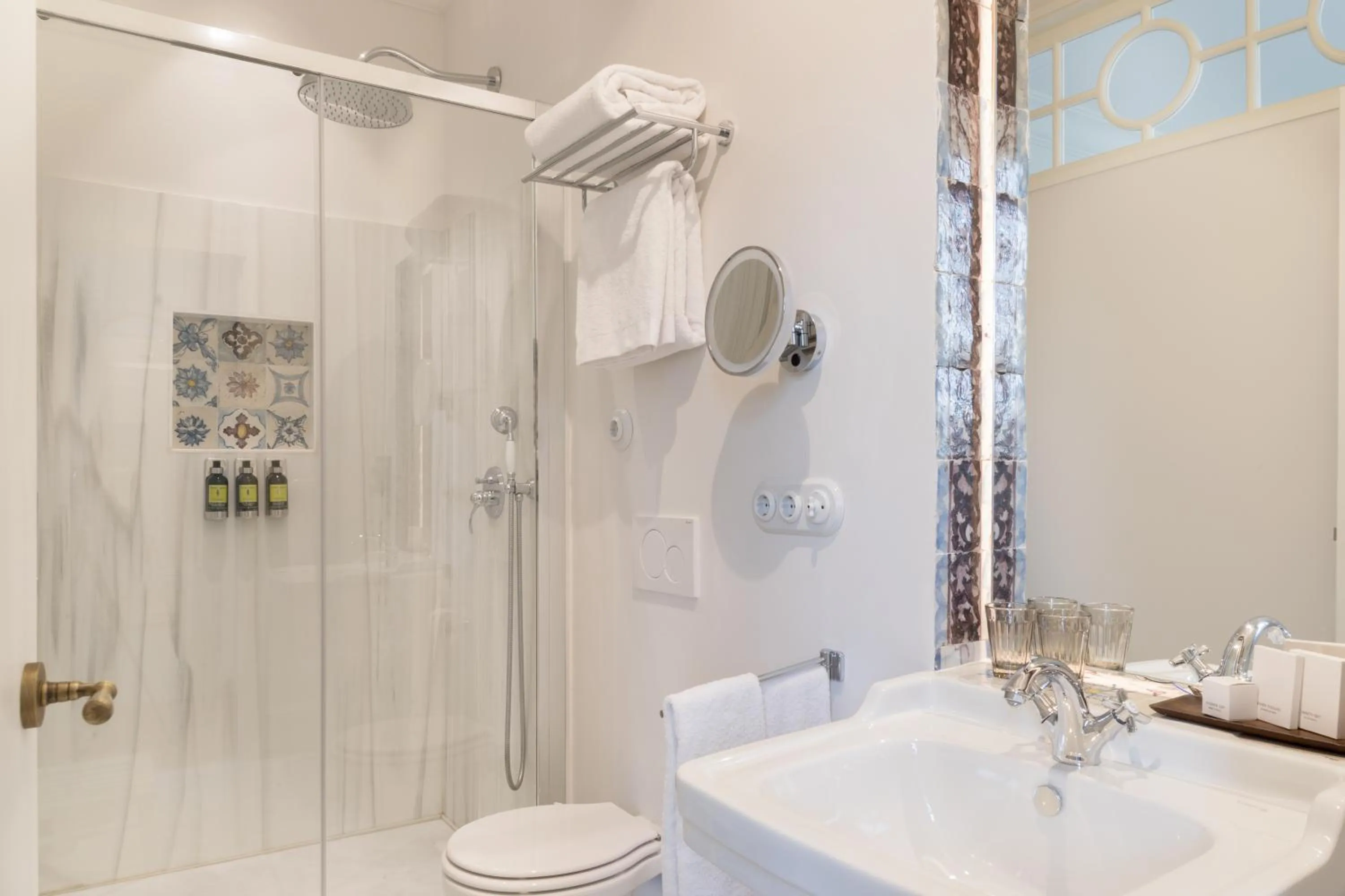 Bathroom in Hotel Tayko Sevilla