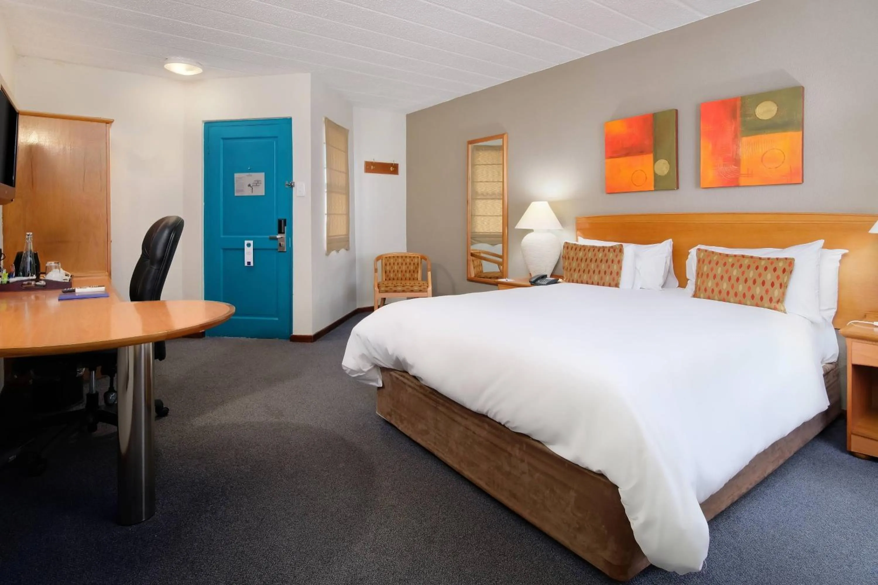 Photo of the whole room, Bed in Protea Hotel by Marriott Polokwane Landmark