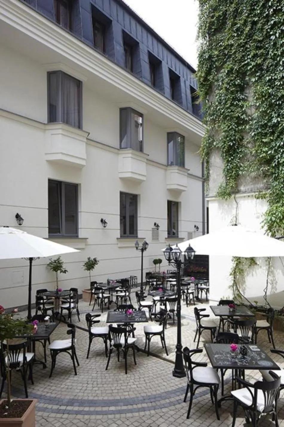Inner courtyard view in Hotel Logos Kraków
