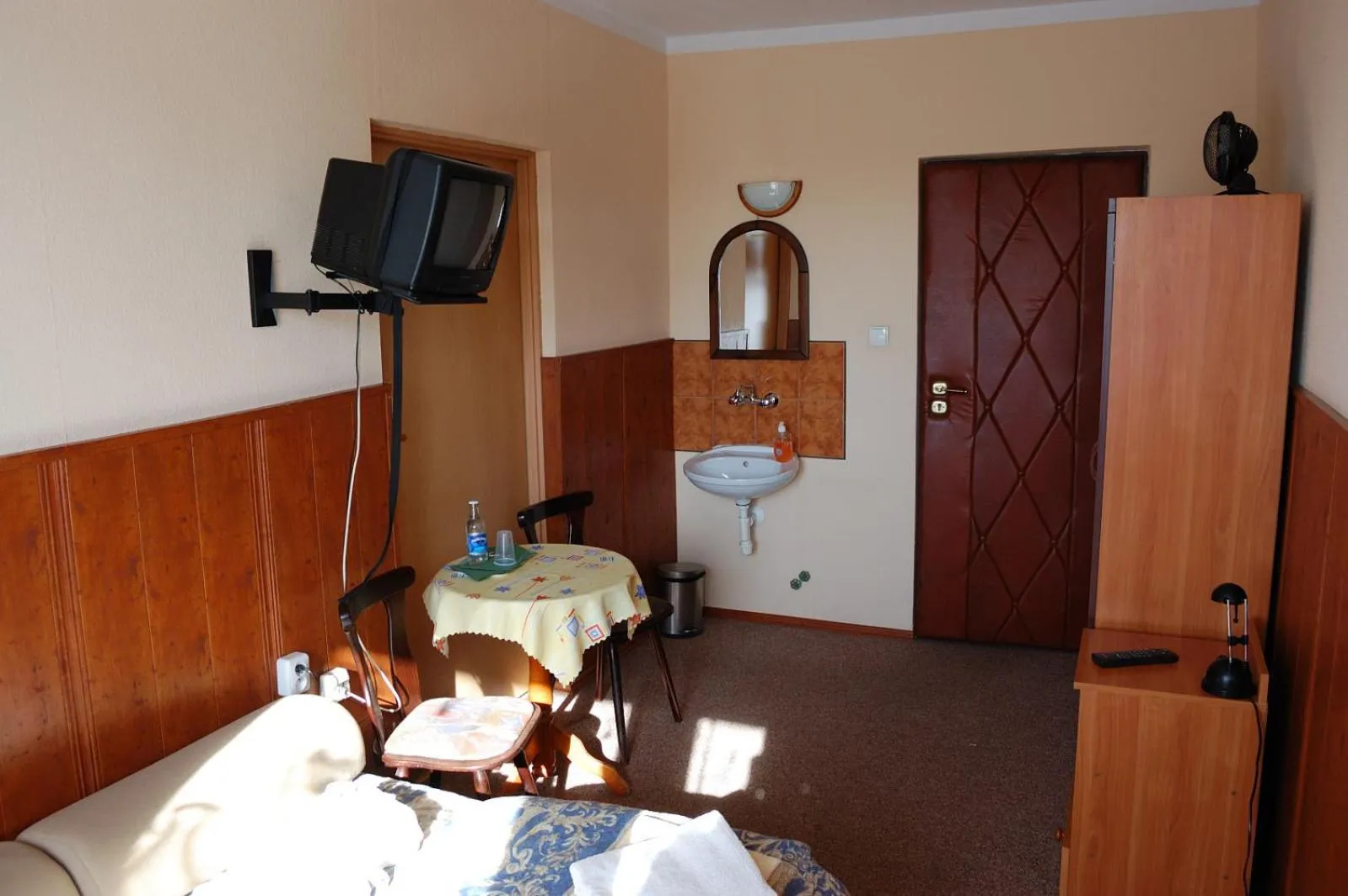 Photo of the whole room, Bed in Hotel Bona