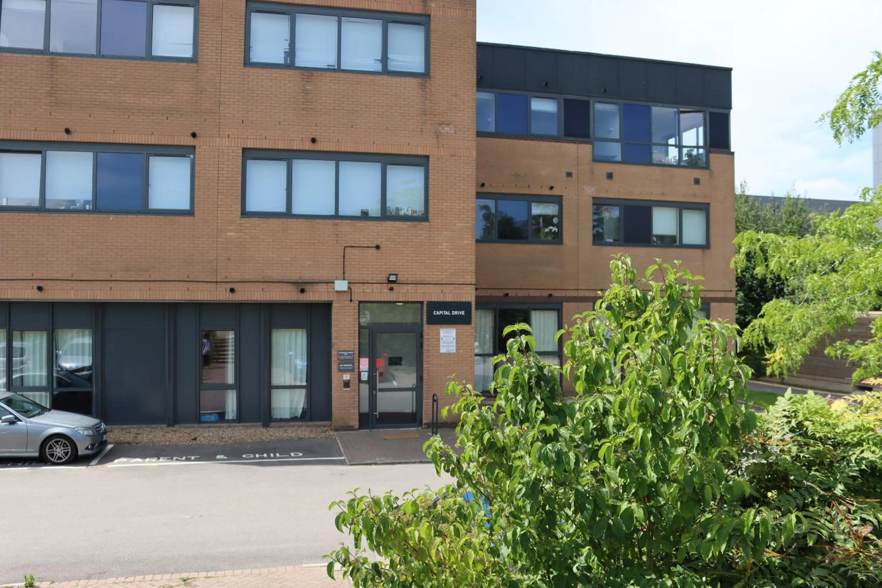 Garden in MK SHORTSTAY DELUXE-Flat 2