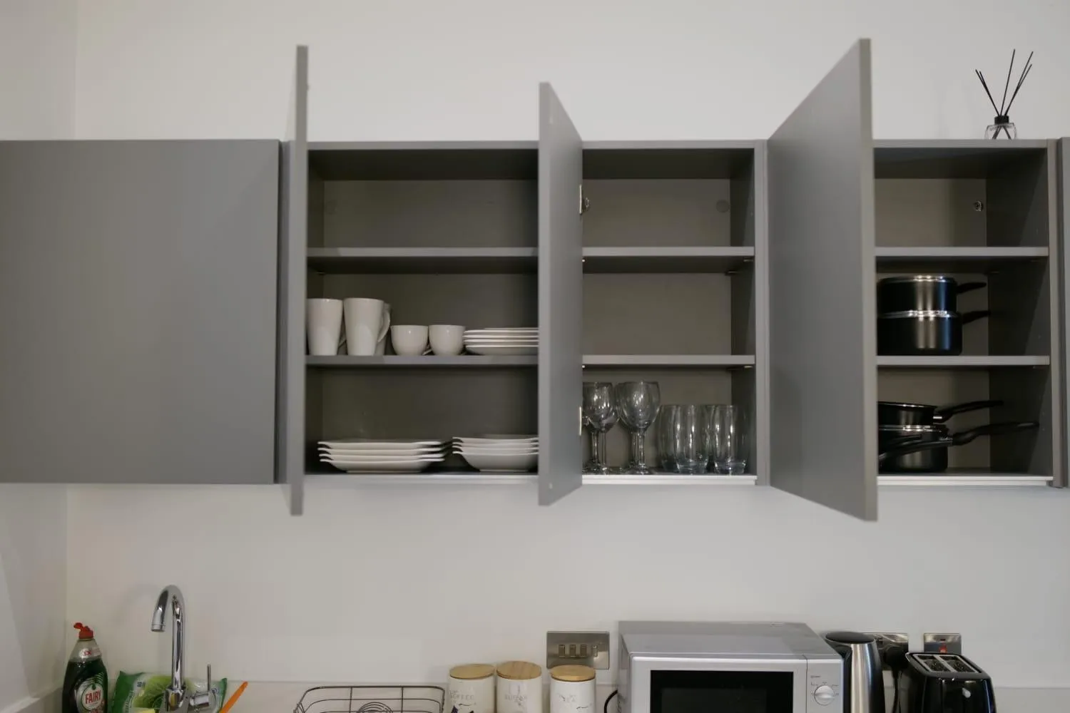 Kitchen or kitchenette in MK SHORTSTAY DELUXE-Flat 2