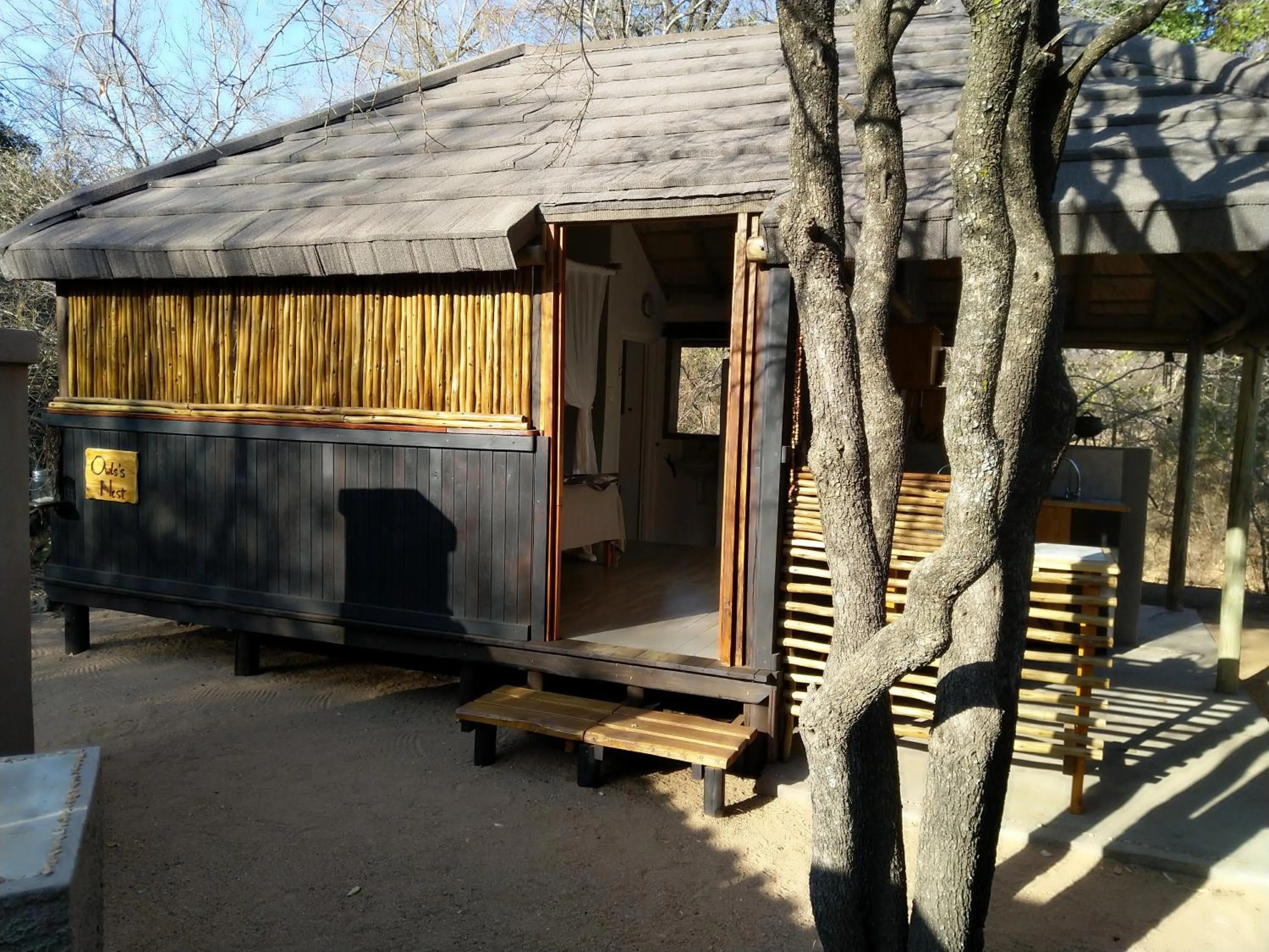 Decorative detail in Off Beat Safaris Bush Lodge